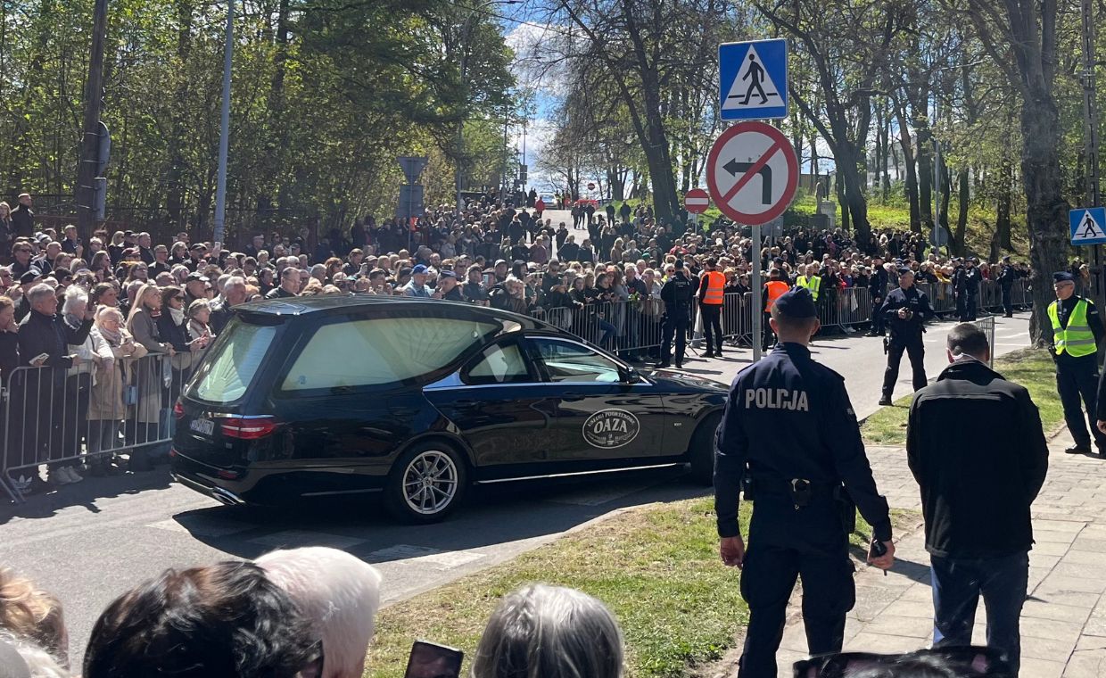Tłumy na pogrzebie Litewki. "Życie nie jest sprawiedliwe"