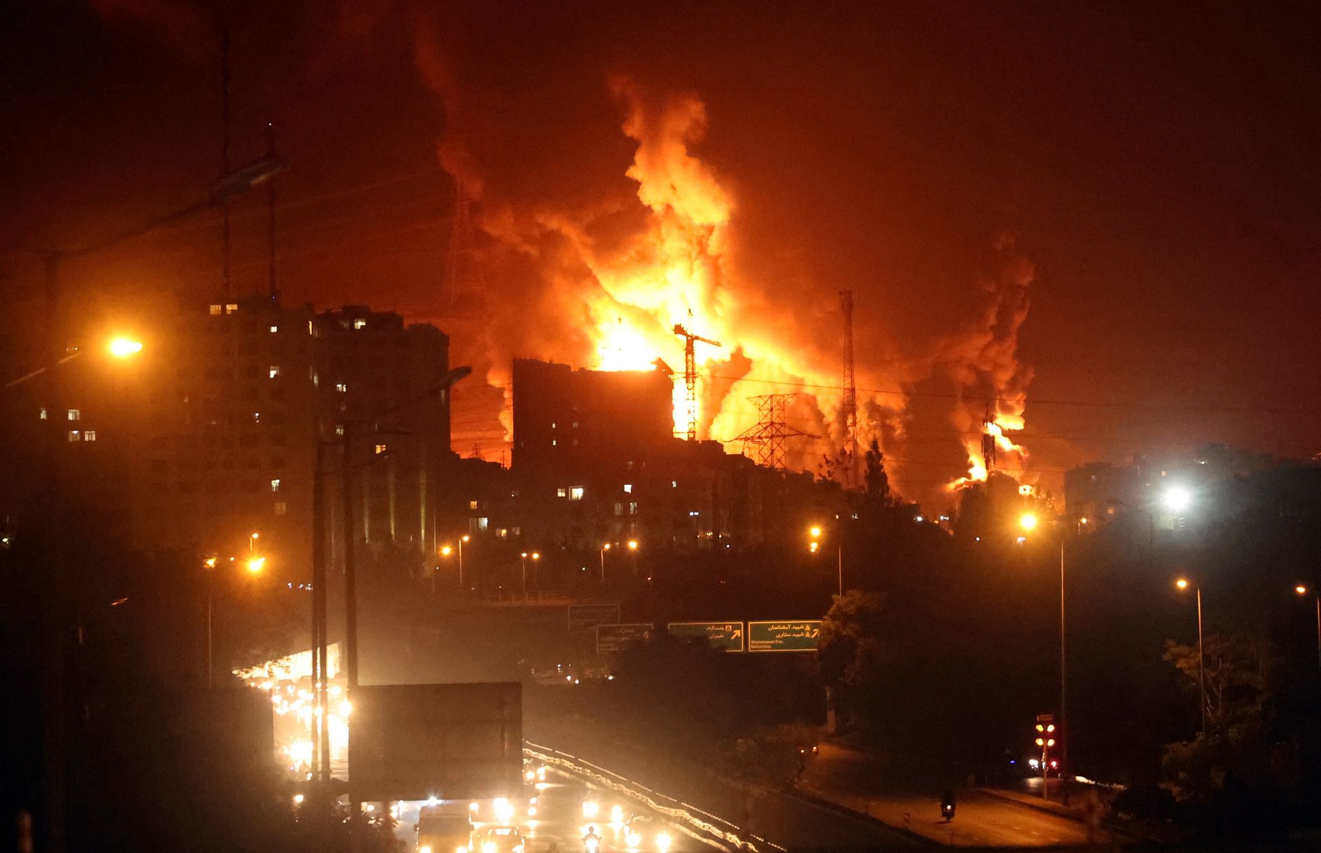 Trump wzywa do ewakuacji Teheranu. "Co za szkoda"