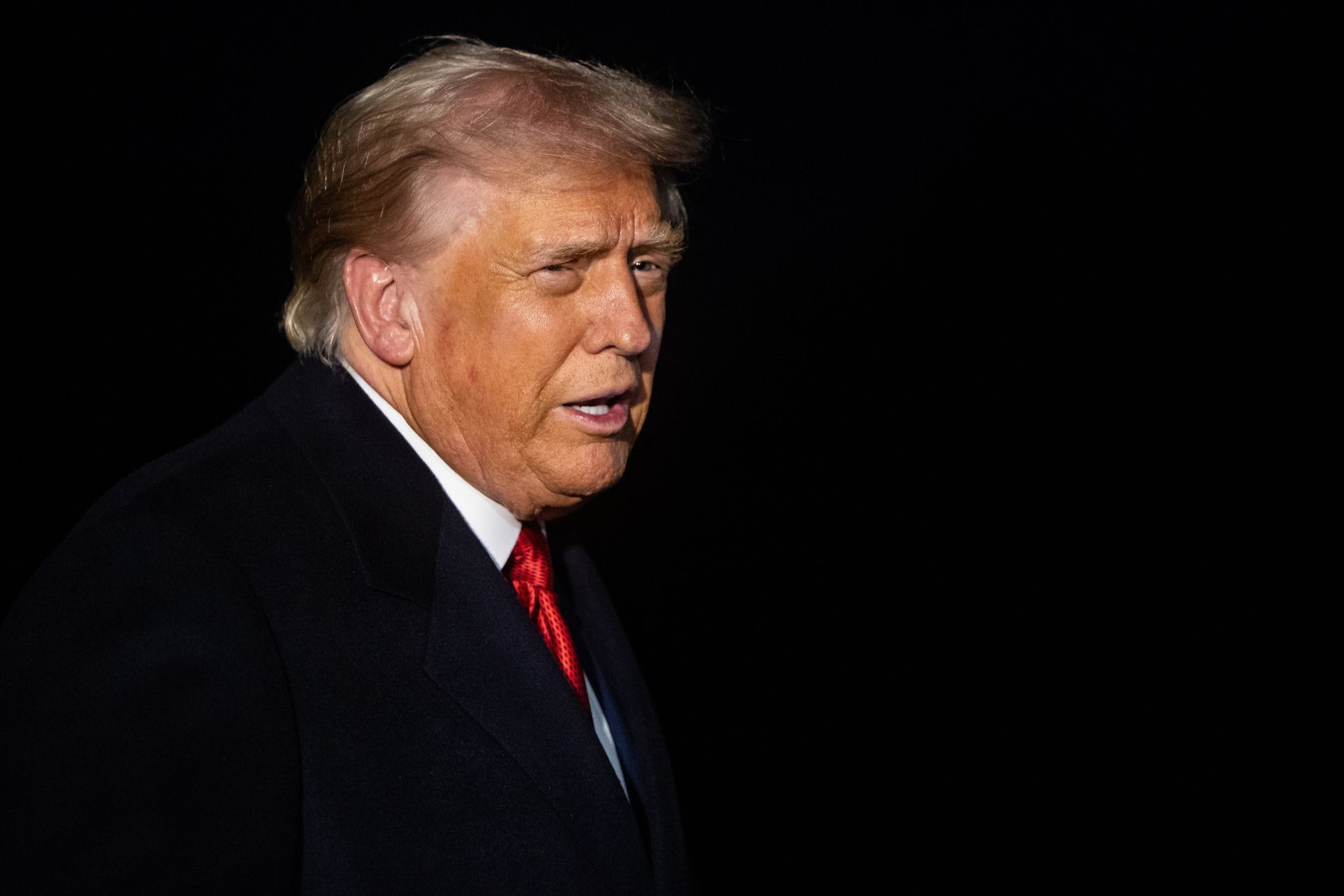 Kiedy Trump uderza… z baryłki [OPINIA]