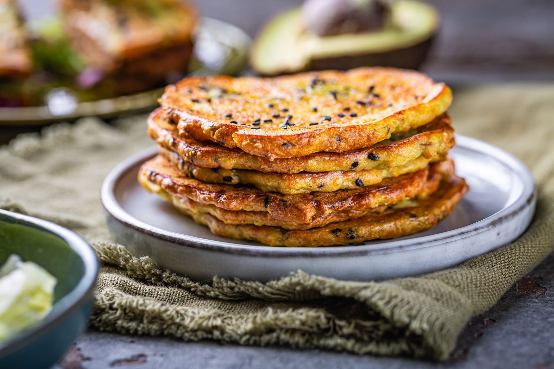 Tylko 3 składniki i dietetyczny "płaski chleb" gotowy. To trend 2026