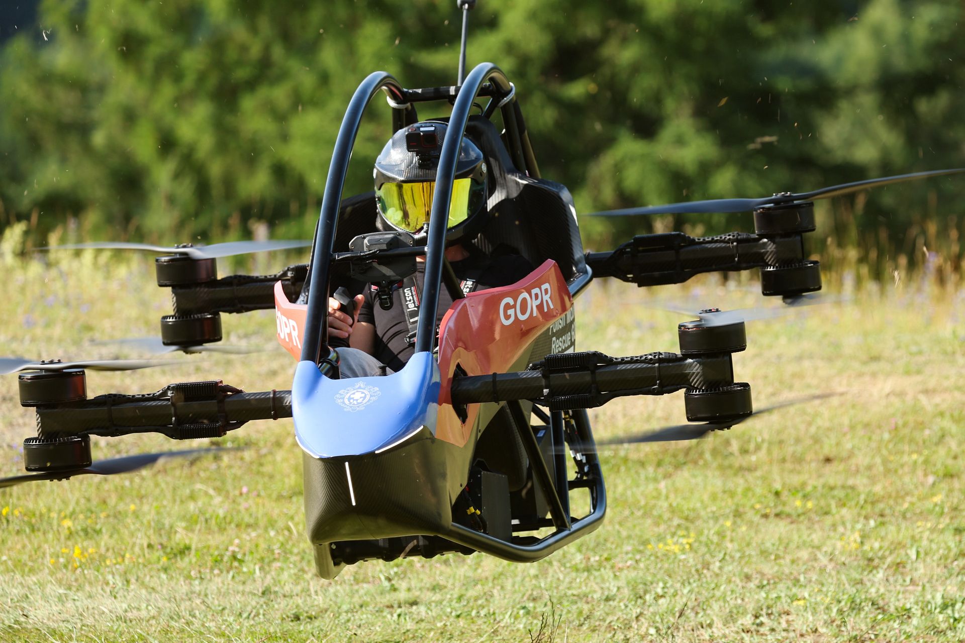 Ratownicy górscy testują pojazd przyszłości. Jetson One w akcji