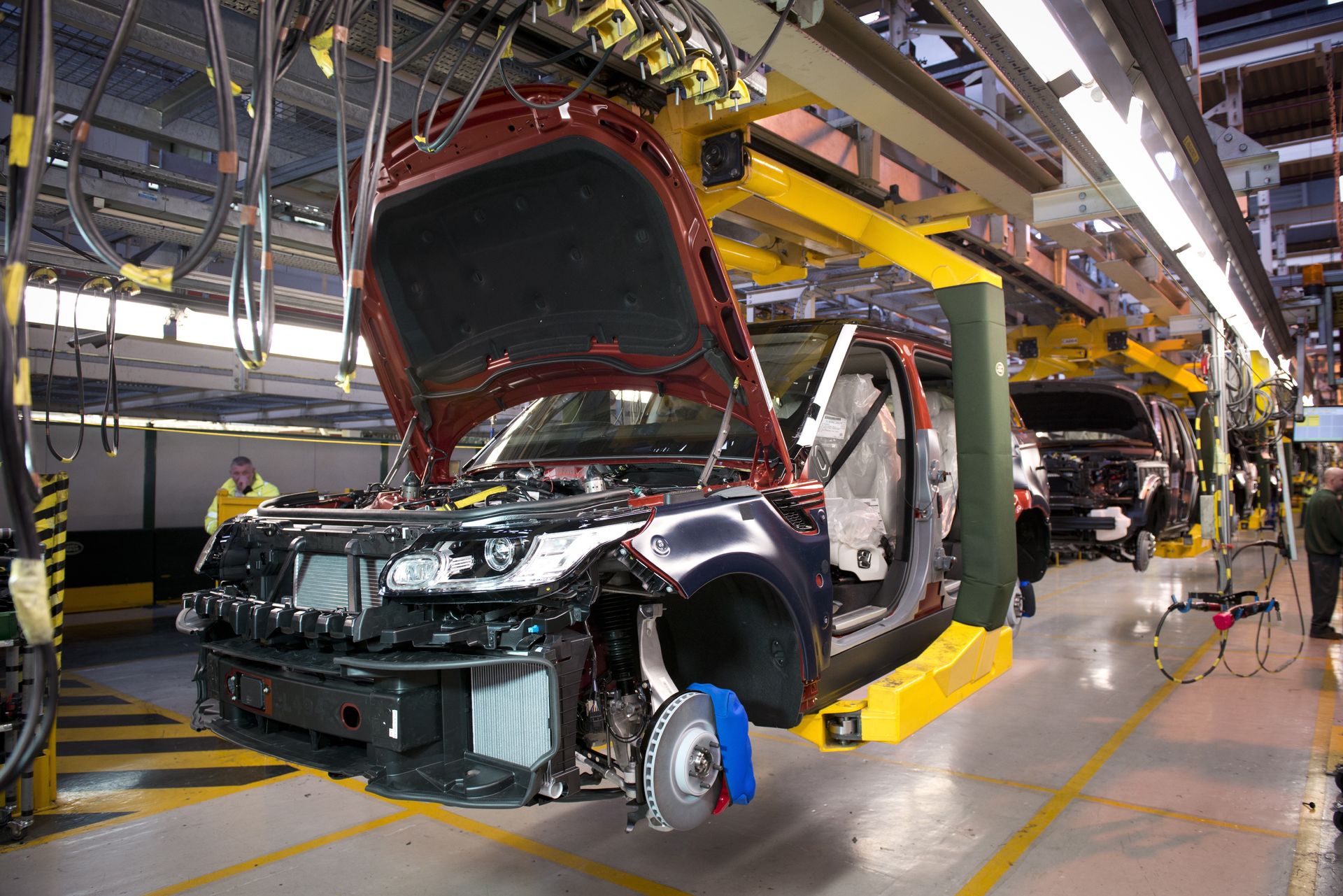Jaguar Land Rover zmniejsza siłę roboczą. Poprosi pracowników o odejście