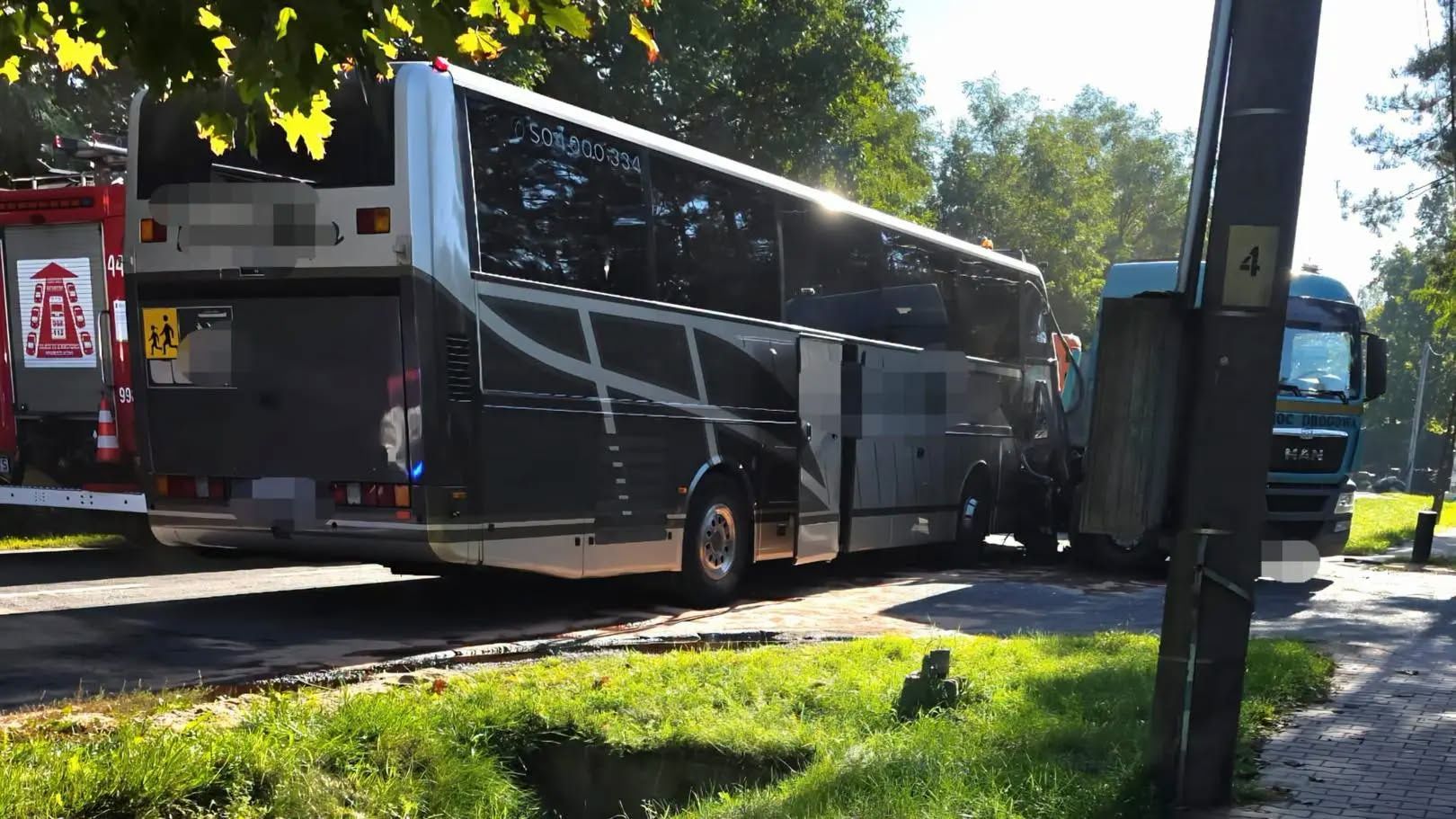 Wypadek autokaru wiozącego dzieci. Lądował śmigłowiec LPR
