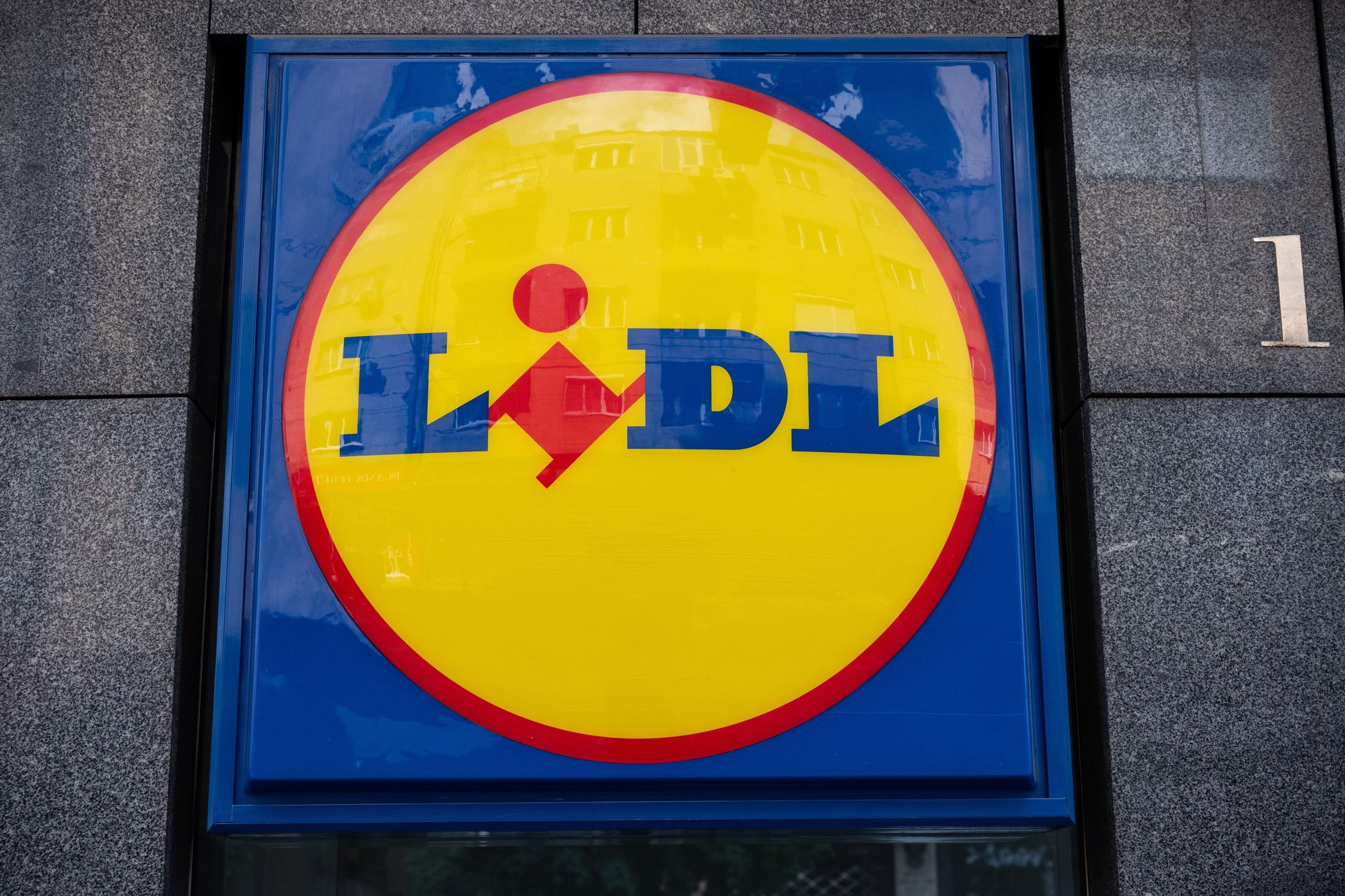 Stracił pracę, wygrał w sądzie. Lidl ma wypłacić wysokie odszkodowanie