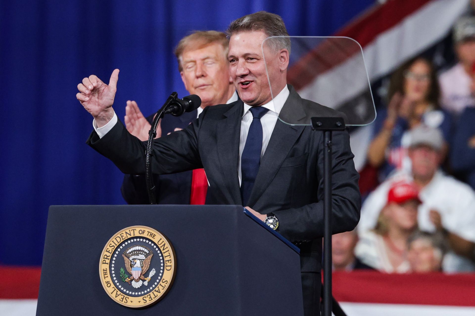 Prezes Audi na scenie z Trumpem. Burza w Niemczech po ogłoszeniu fabryki