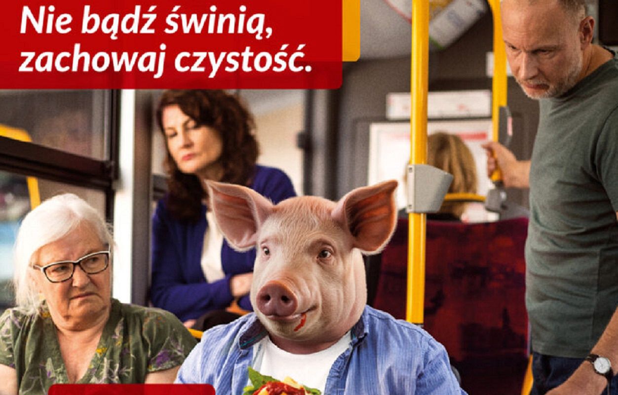 W Warszawie pasażerowie jak świnie? Znikają krytykowane reklamy