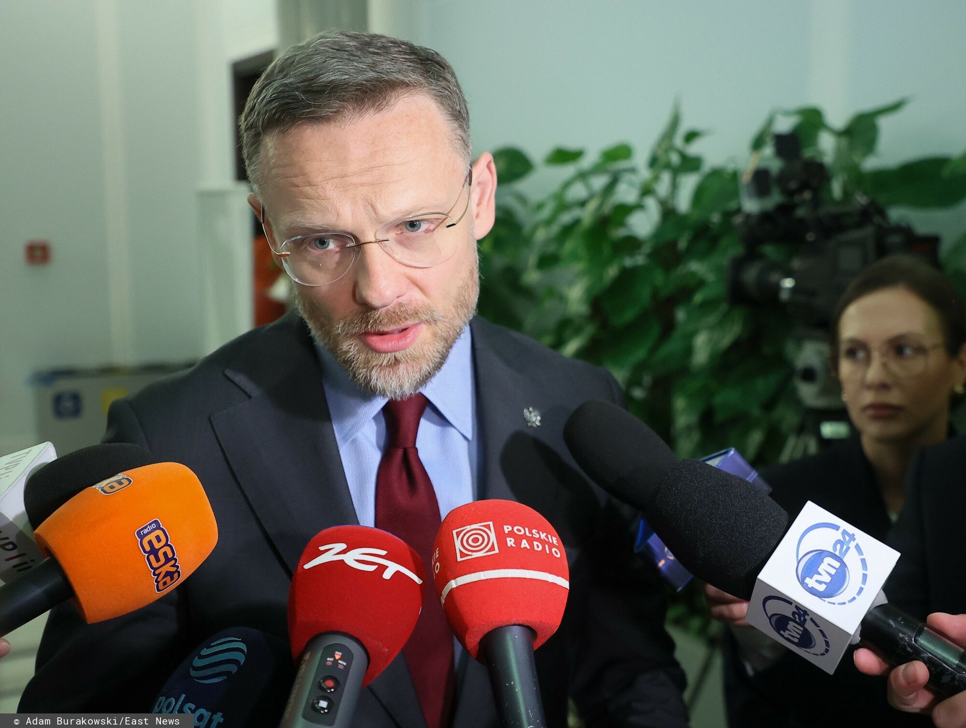 Człowiek Nawrockiego uderza w Sikorskiego. "Trochę pokory"