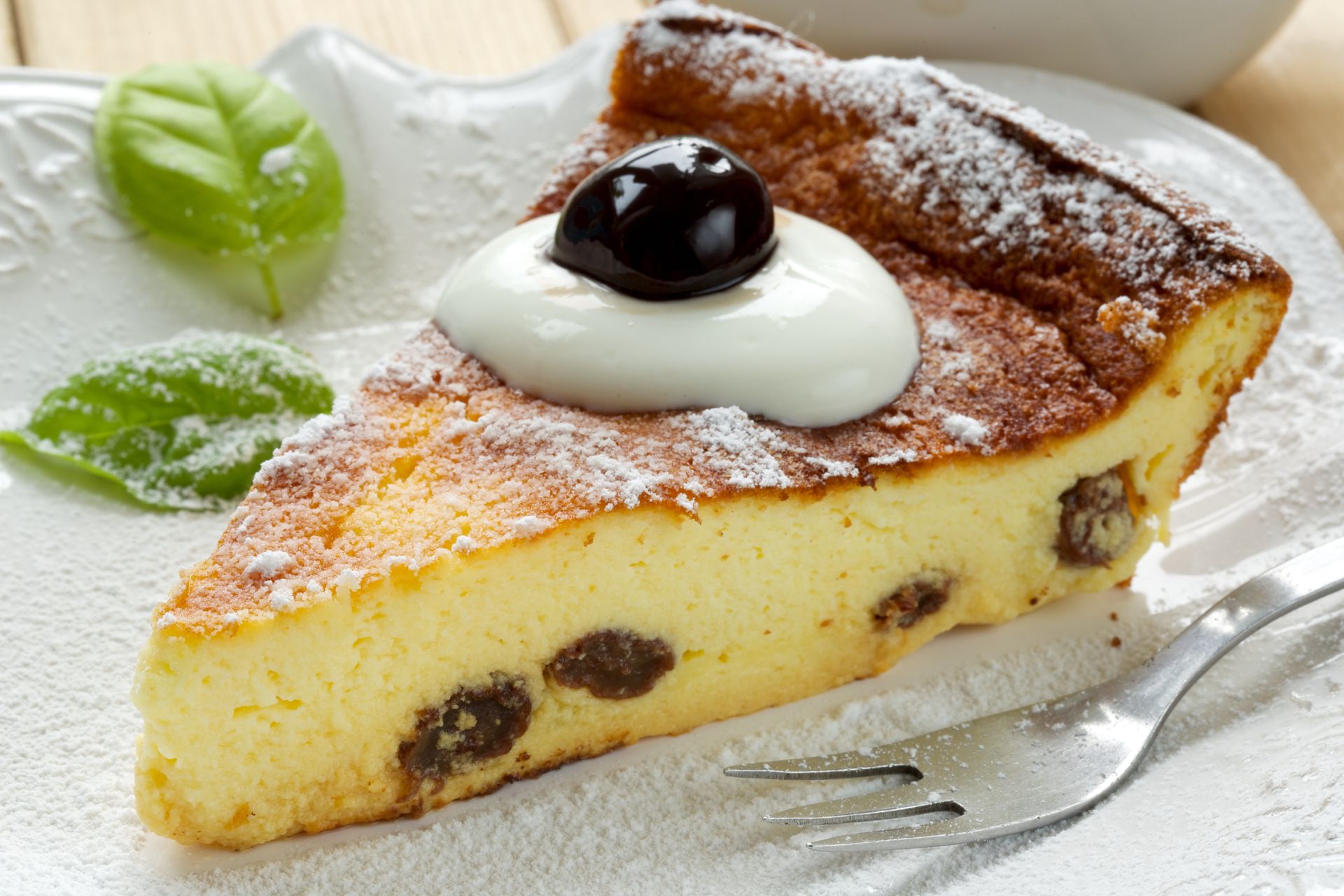 Sernik z kaszy jaglanej to prawdziwy hit. Nie znajdziesz w nim ani grama twarogu