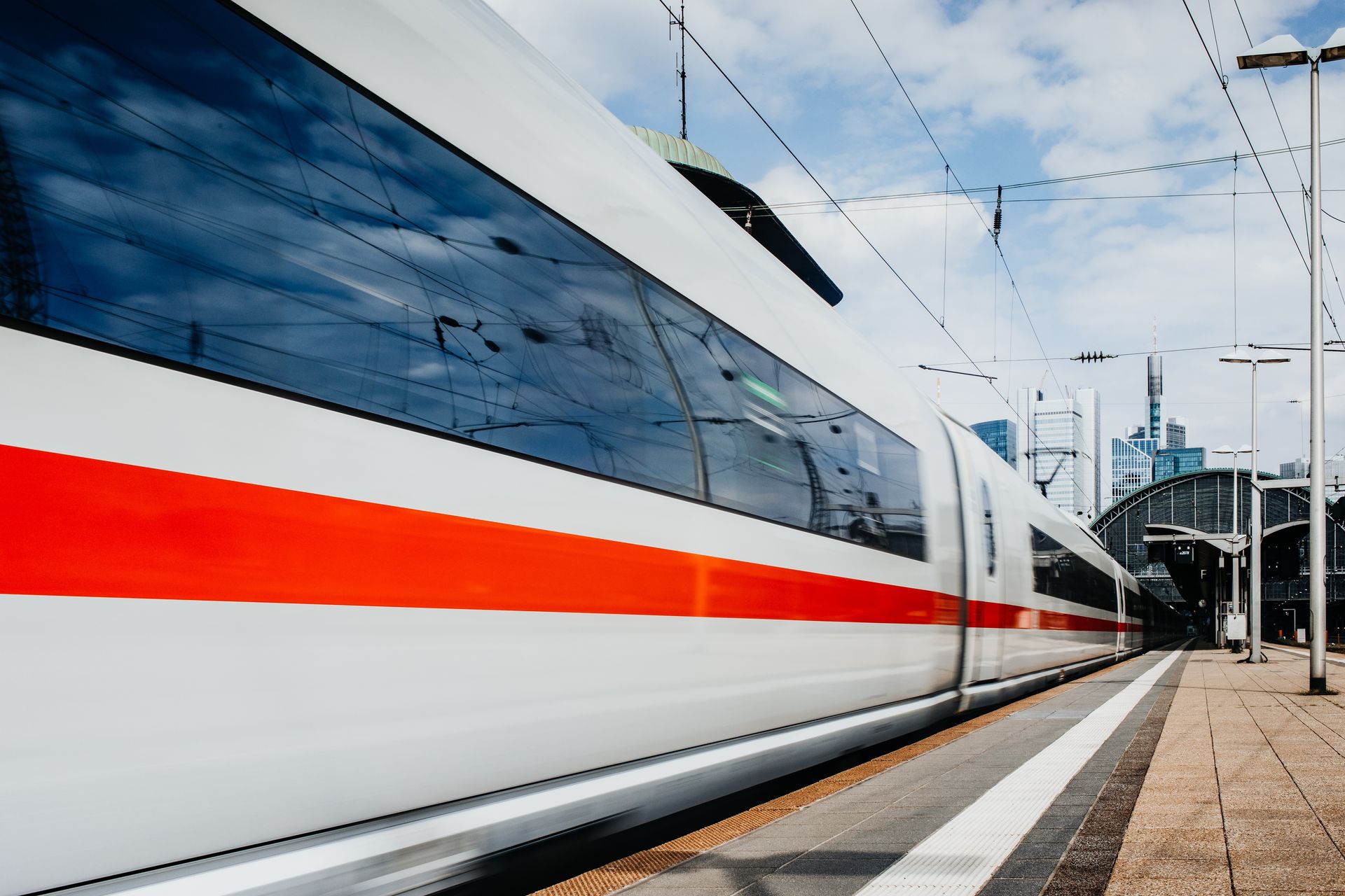 60 tys. bezpłatnych biletów kolejowych. Oto kto może skorzystać
