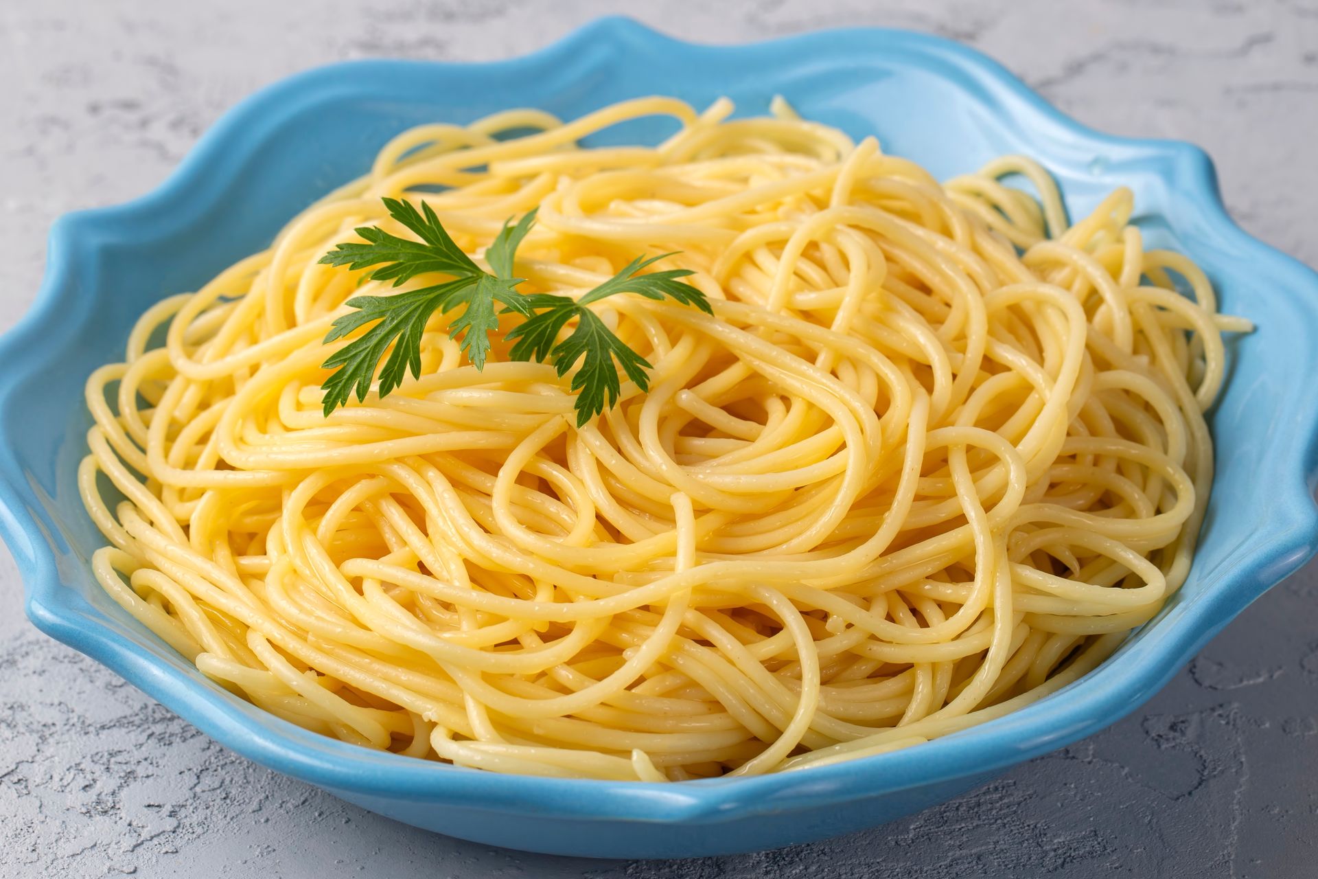 Czy odgrzewany makaron jest zdrowy? Wiele osób nie wie, jak zmienia się jego skład drugiego dnia