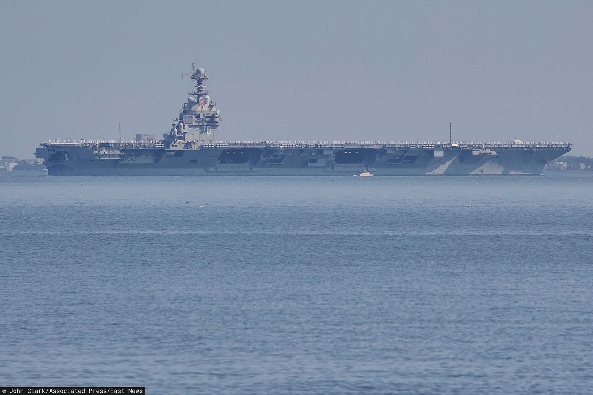 Amerykański lotniskowiec zauważony. Jest wideo z Krety