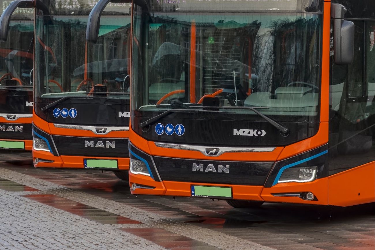 Autobusy omijały przystanki. Sąd uchylił karę