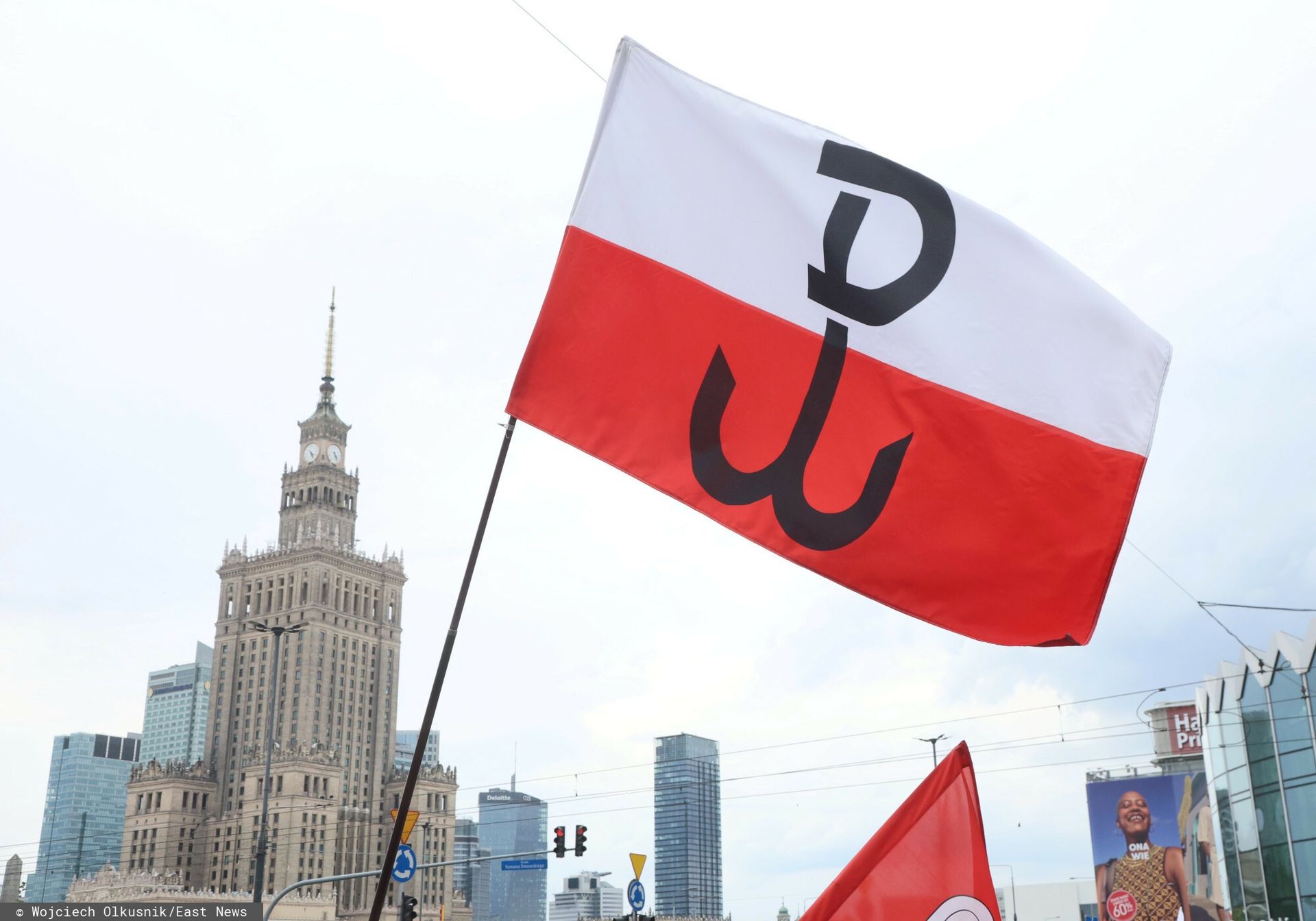 Godzina "W", wspólne śpiewanie i nowy spektakl. Tak Warszawa uczci 82. rocznicę Powstania Warszawskiego