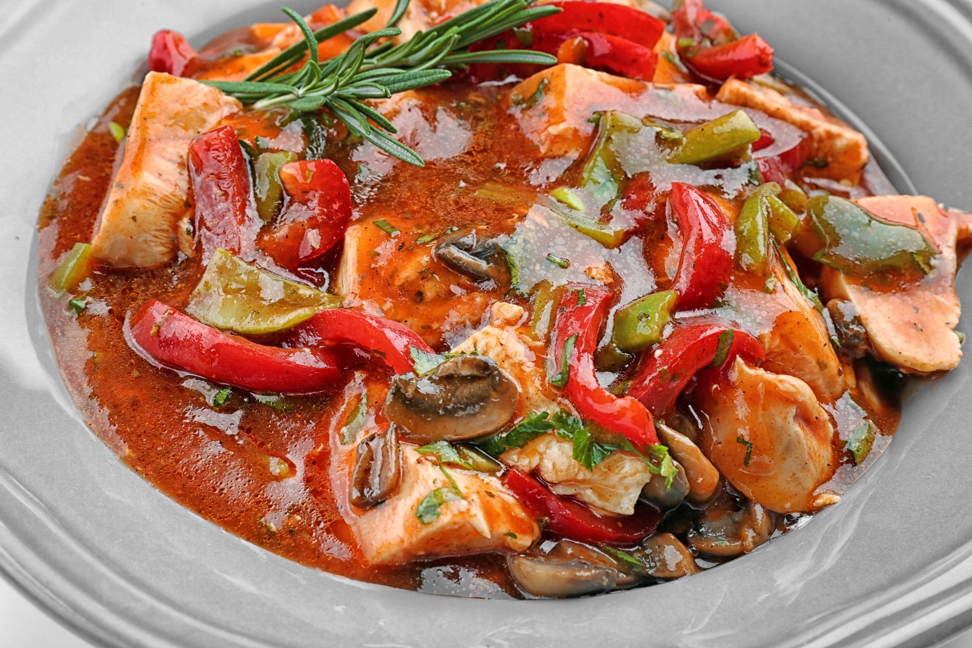 Przepis zna każdy włoski szef kuchni. Sos jest tak pyszny, iż wyjadam łyżką z patelni