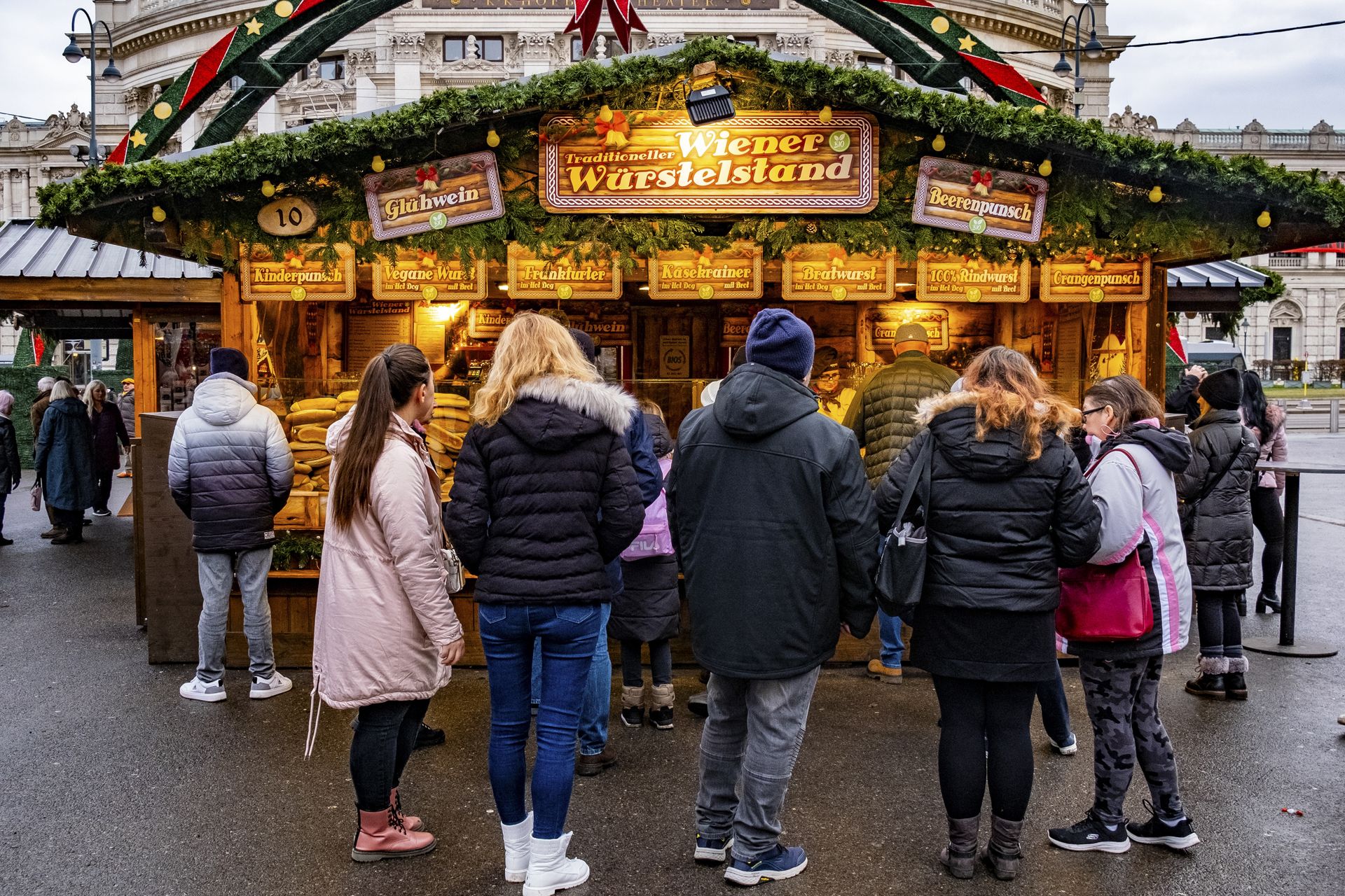20 zł za grzaniec w Warszawie. Wiemy, ile kosztuje w Wiedniu