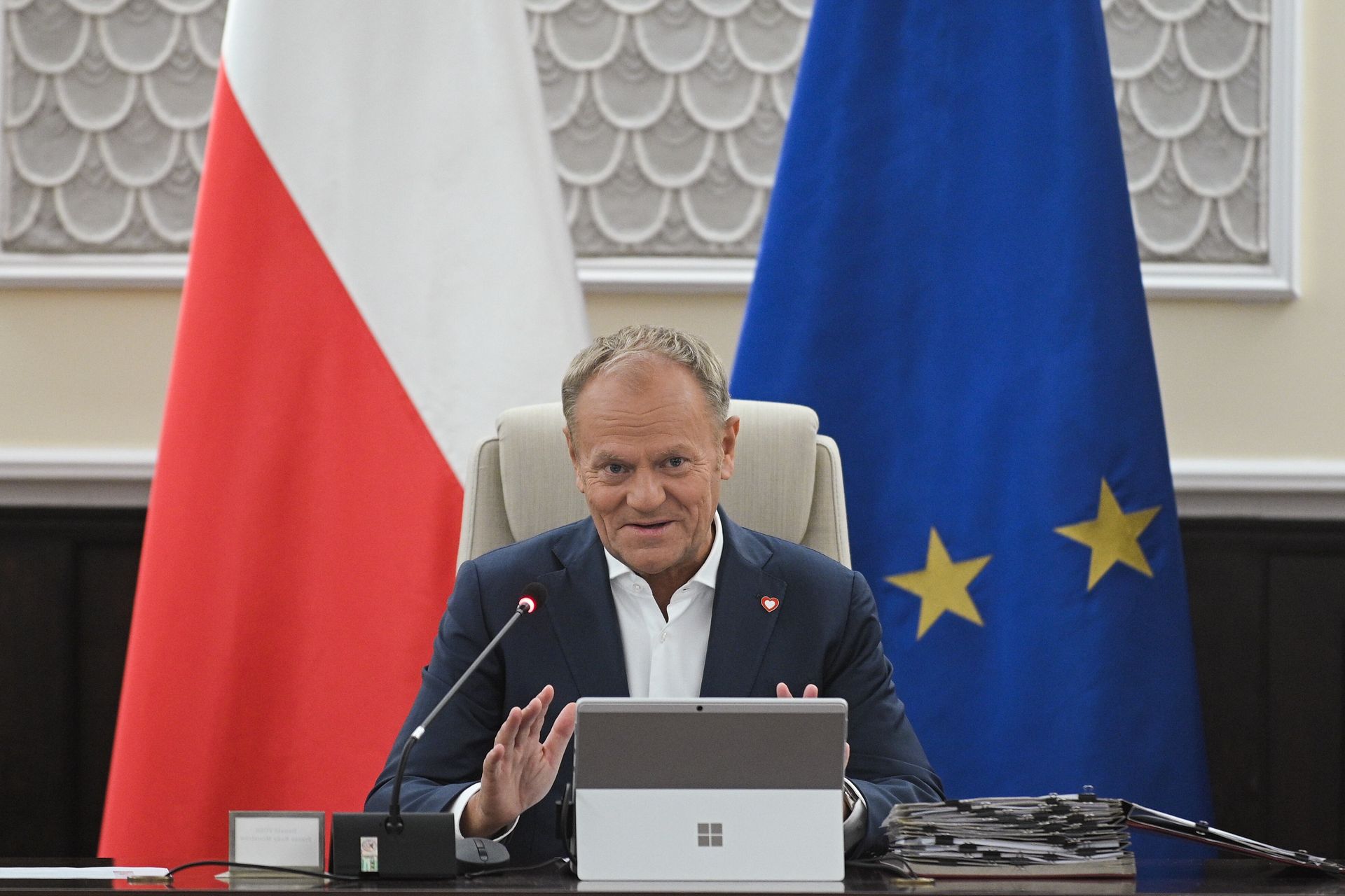 Poparcie dla rządu spada, Tusk traci zaufanie. Jest nowy sondaż