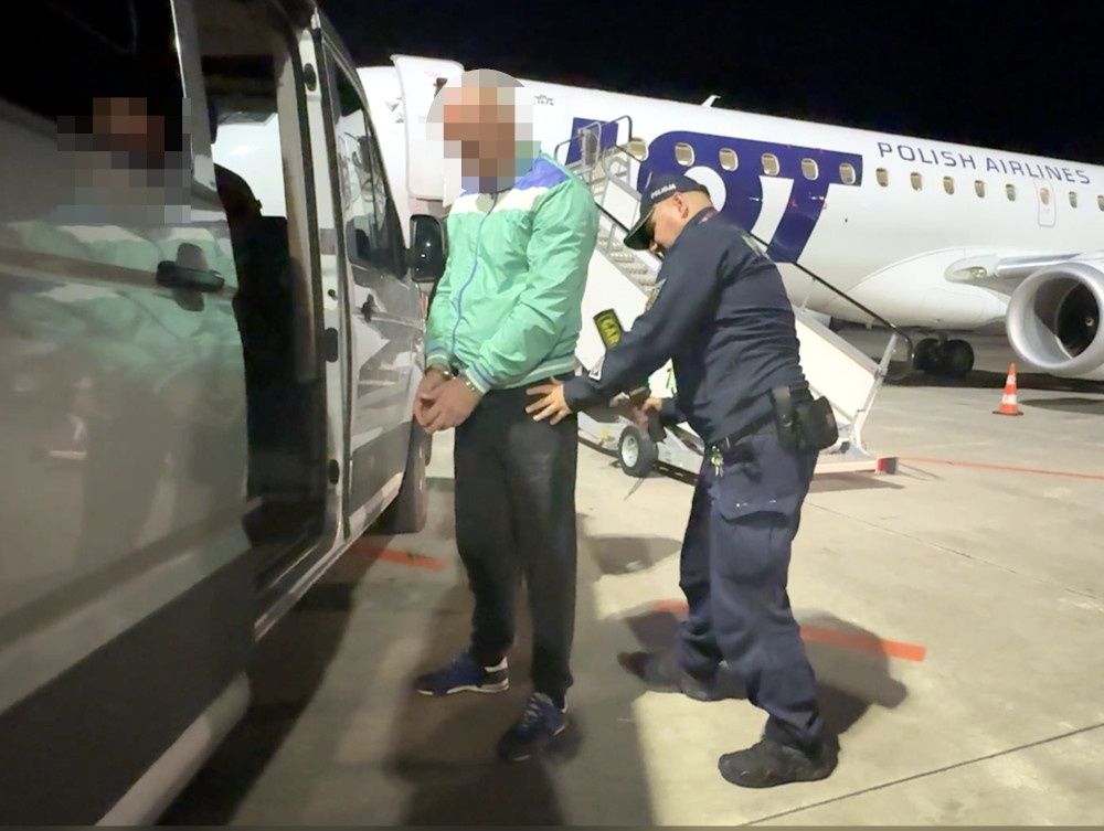 Napadł na jubilera, sprowadzono go do Polski. Szukają jego wspólników