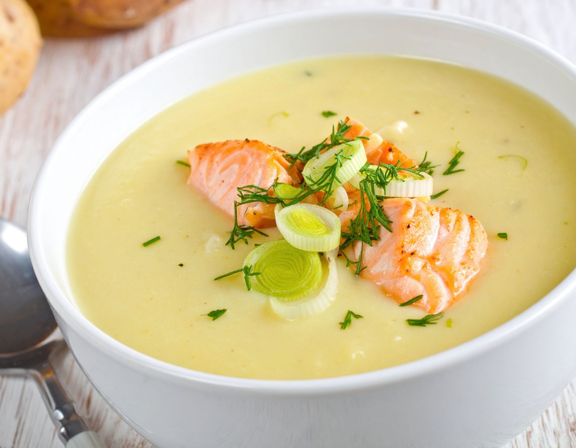 Pora na kremowe odkrycie. Ta zupa zachwyca smakiem i łatwością przygotowania