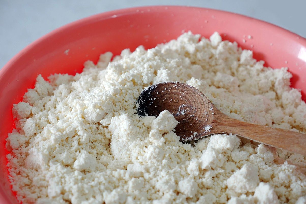 Starsze osoby powinny uważać. Ten twaróg może zaszkodzić