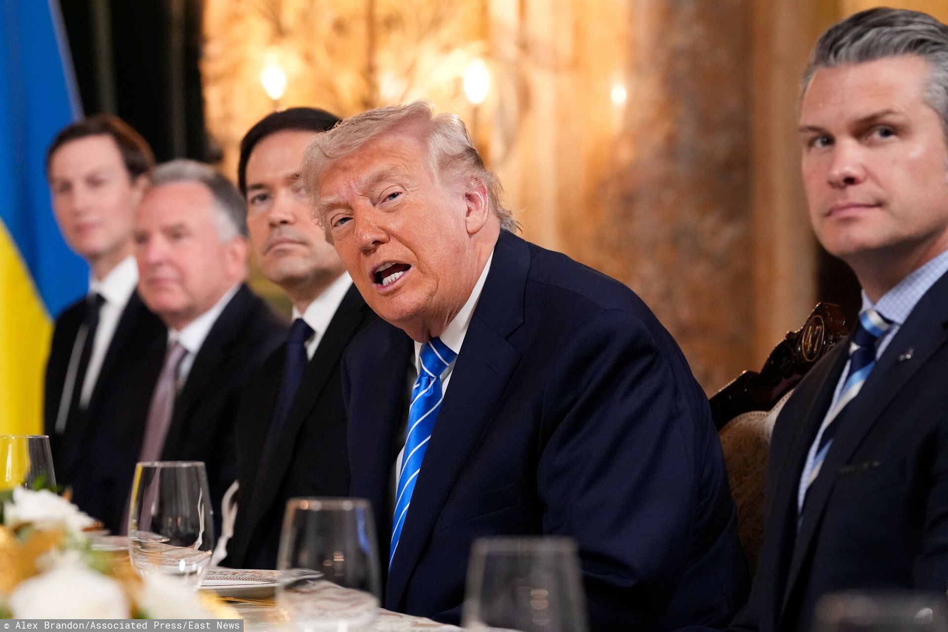 Trump kazał nakarmić dziennikarzy. To podano w Mar-a-Lago