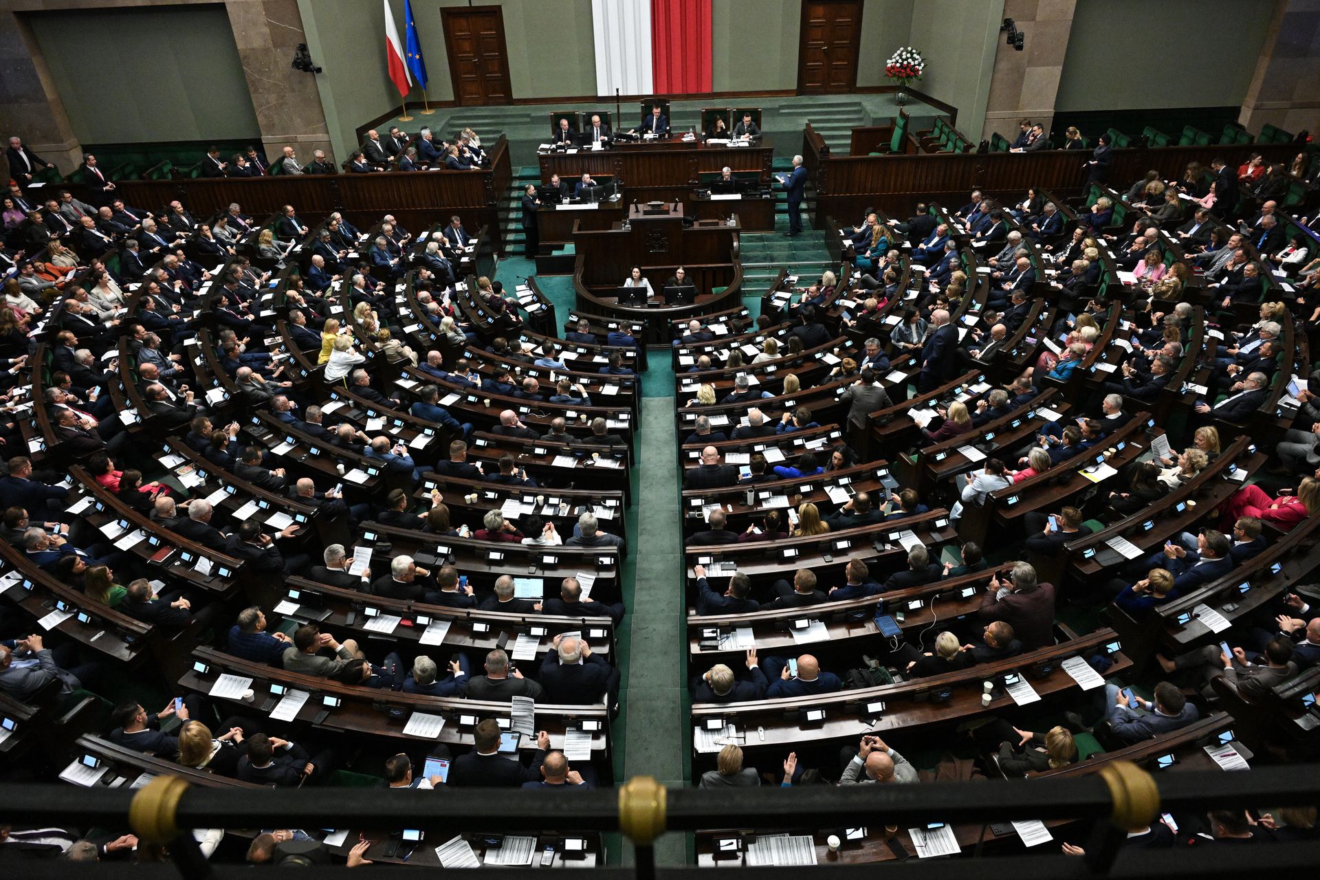 Alkohol dla posłów trochę droższy. Po pytaniach WP podwyżka w "barze za kratą"