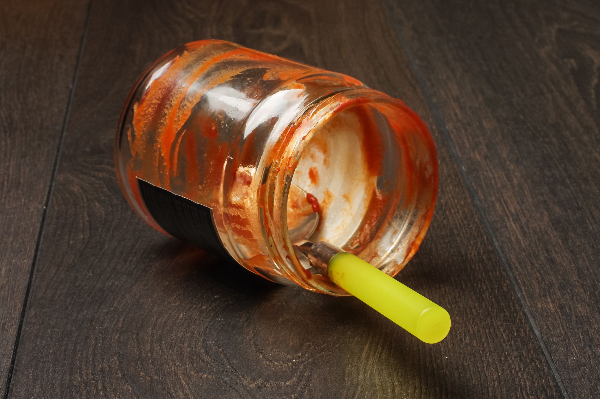 Gdzie wyrzucić brudny słoik? Niektórzy robią to źle