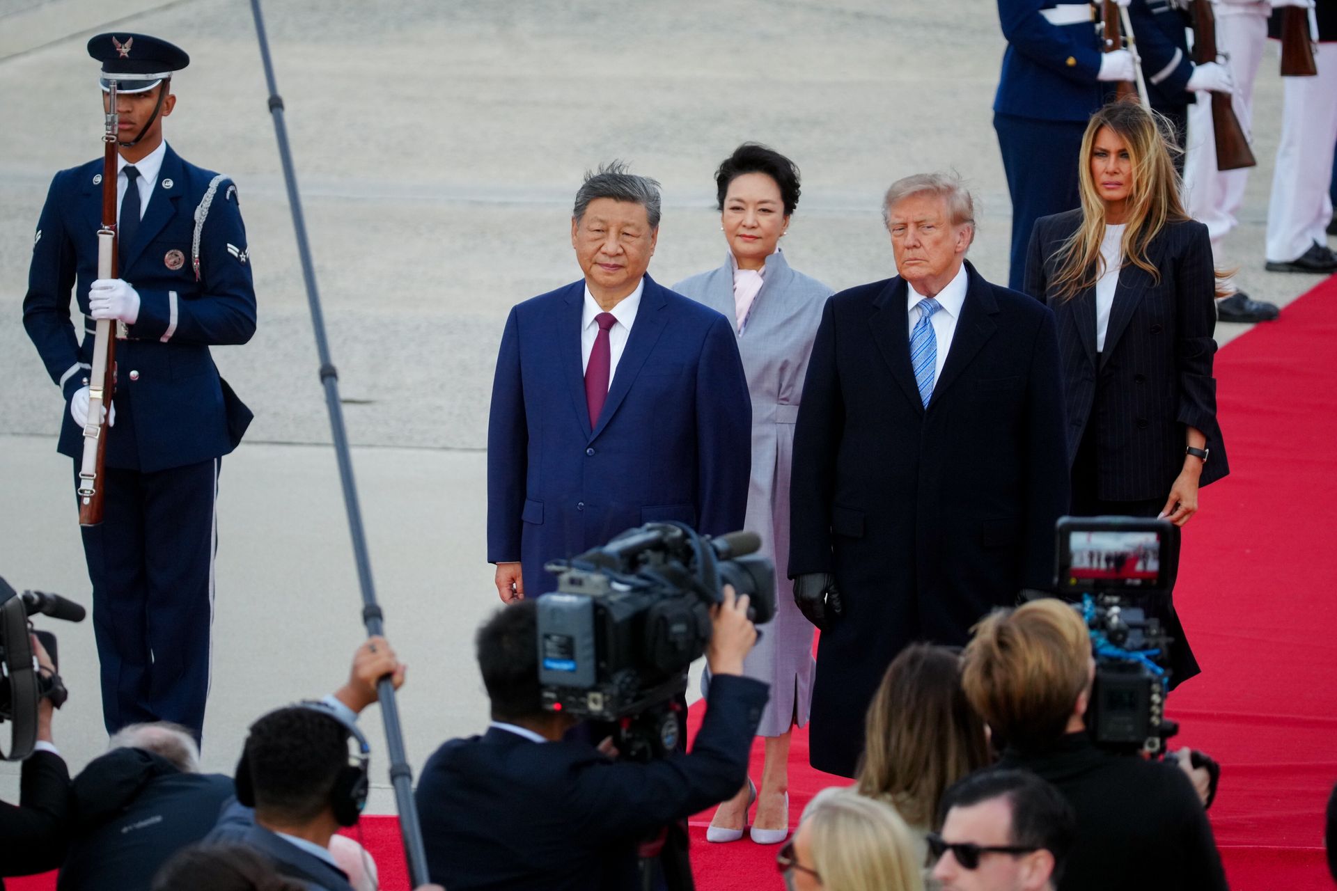 Xi Jinping wylądował w USA. Tak przywitał go Trump