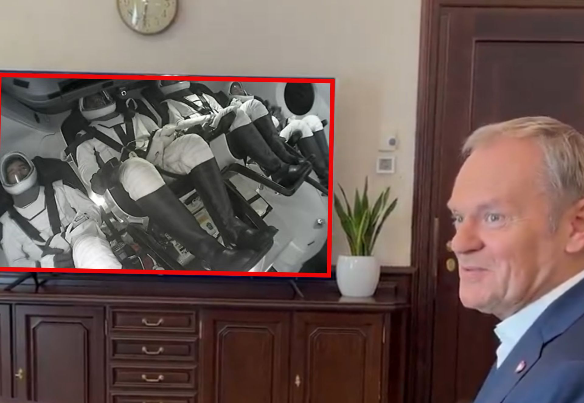 Uznański-Wiśniewski już na Ziemi. Jest reakcja Tuska