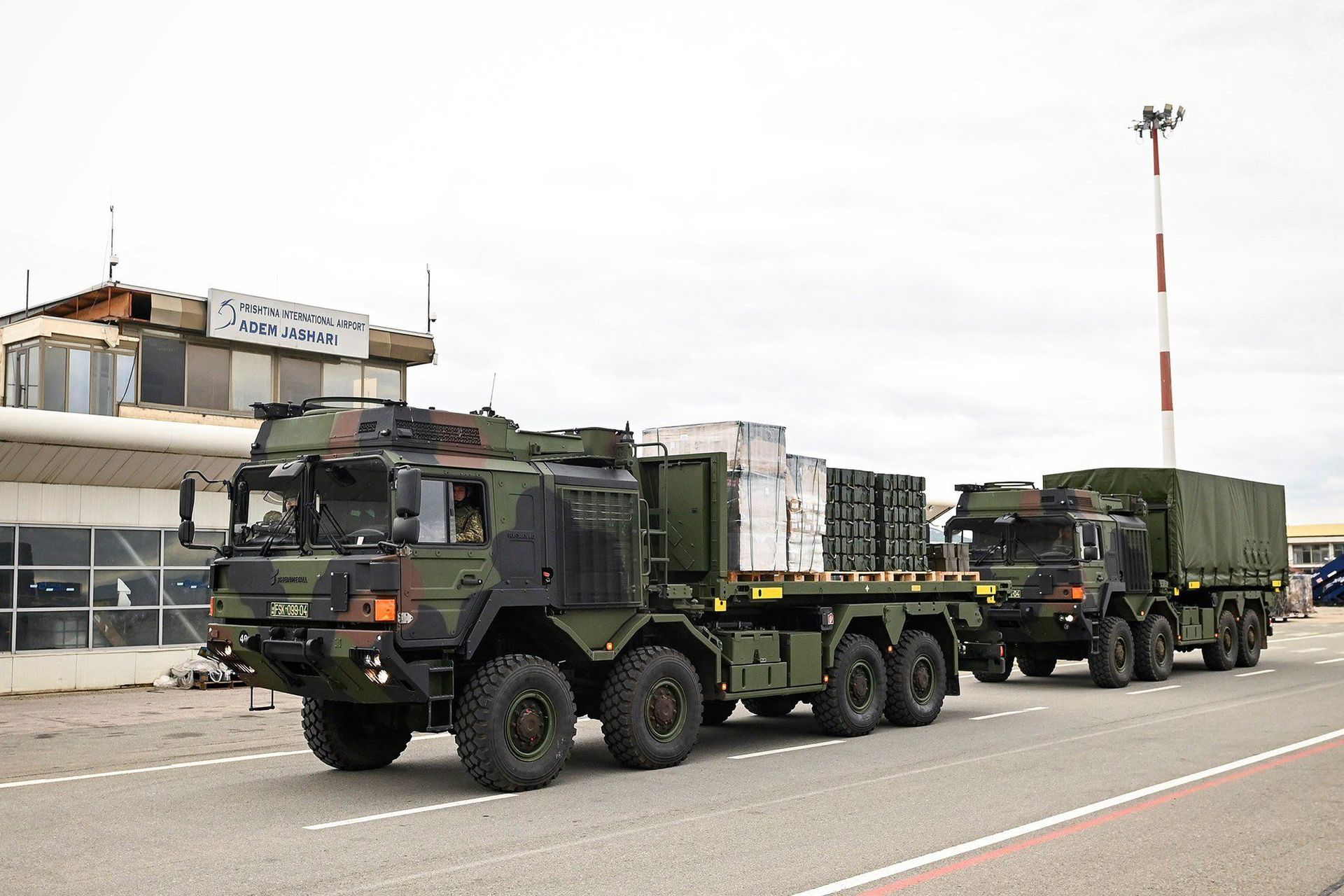 Odebrali wielką dostawę broni. Mocno zdenerwowali swojego sąsiada