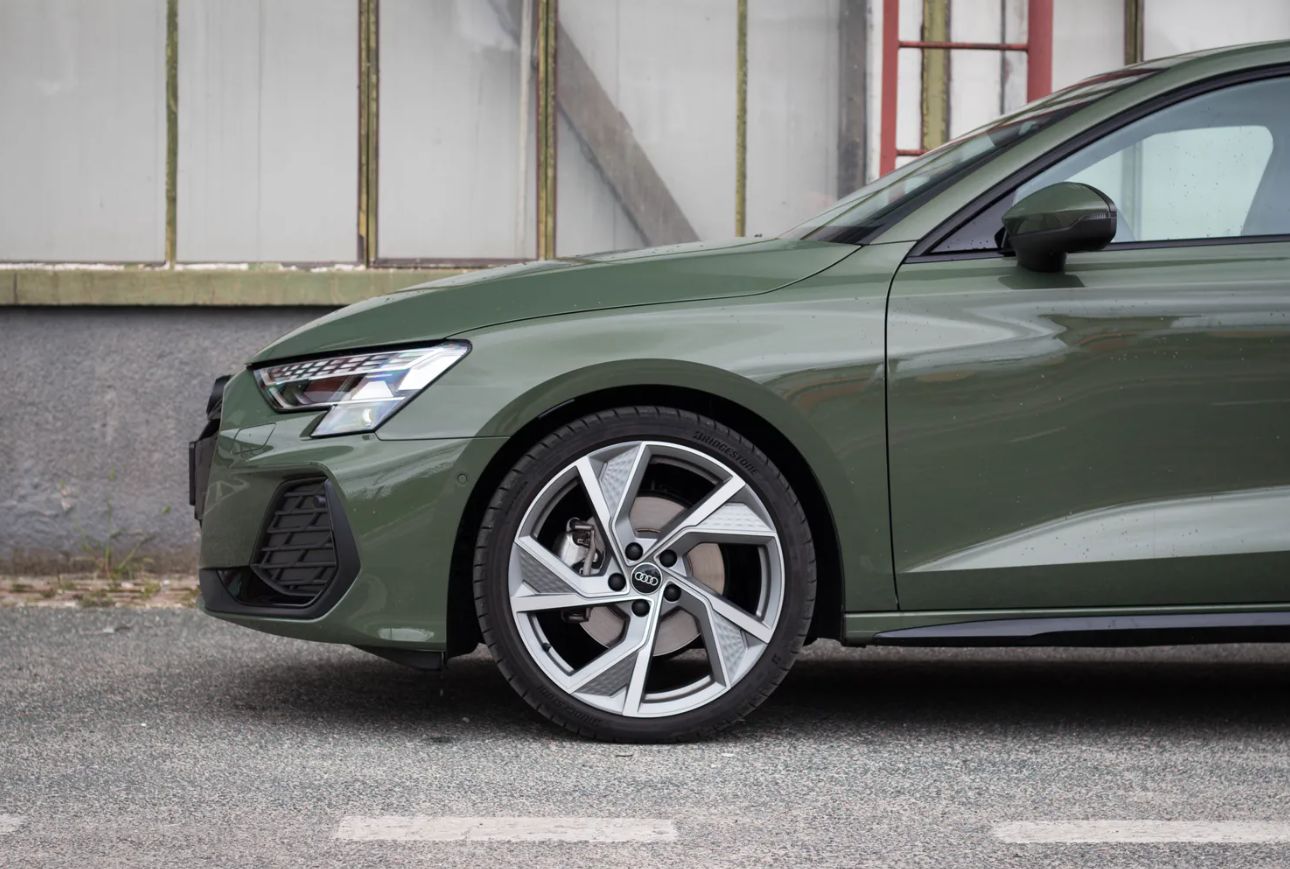 Te samochody psują się najczęściej. Polacy je uwielbiają