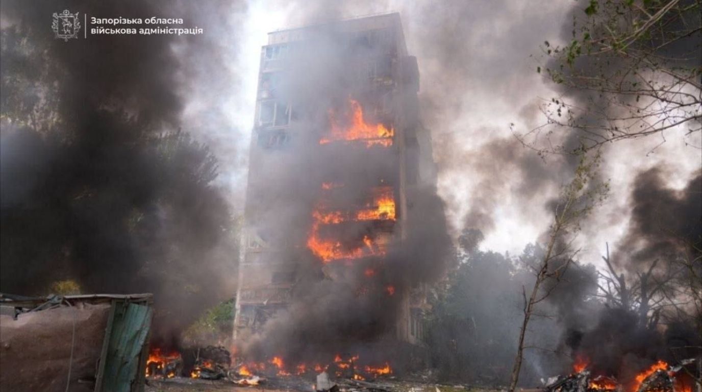 Bomby spadły na blok w Zaporożu. Zabici i kilkunastu rannych
