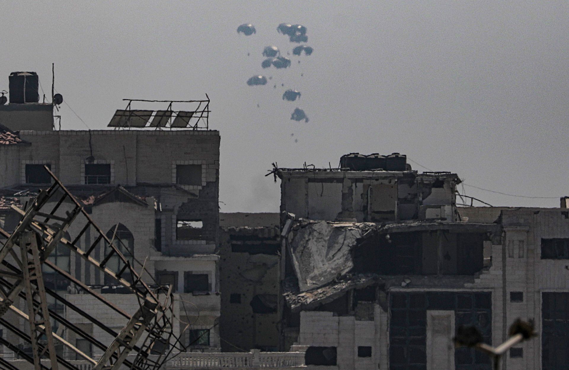 Cywile w Gazie w potrzasku. Niemcy zapowiadają zrzuty pomocy