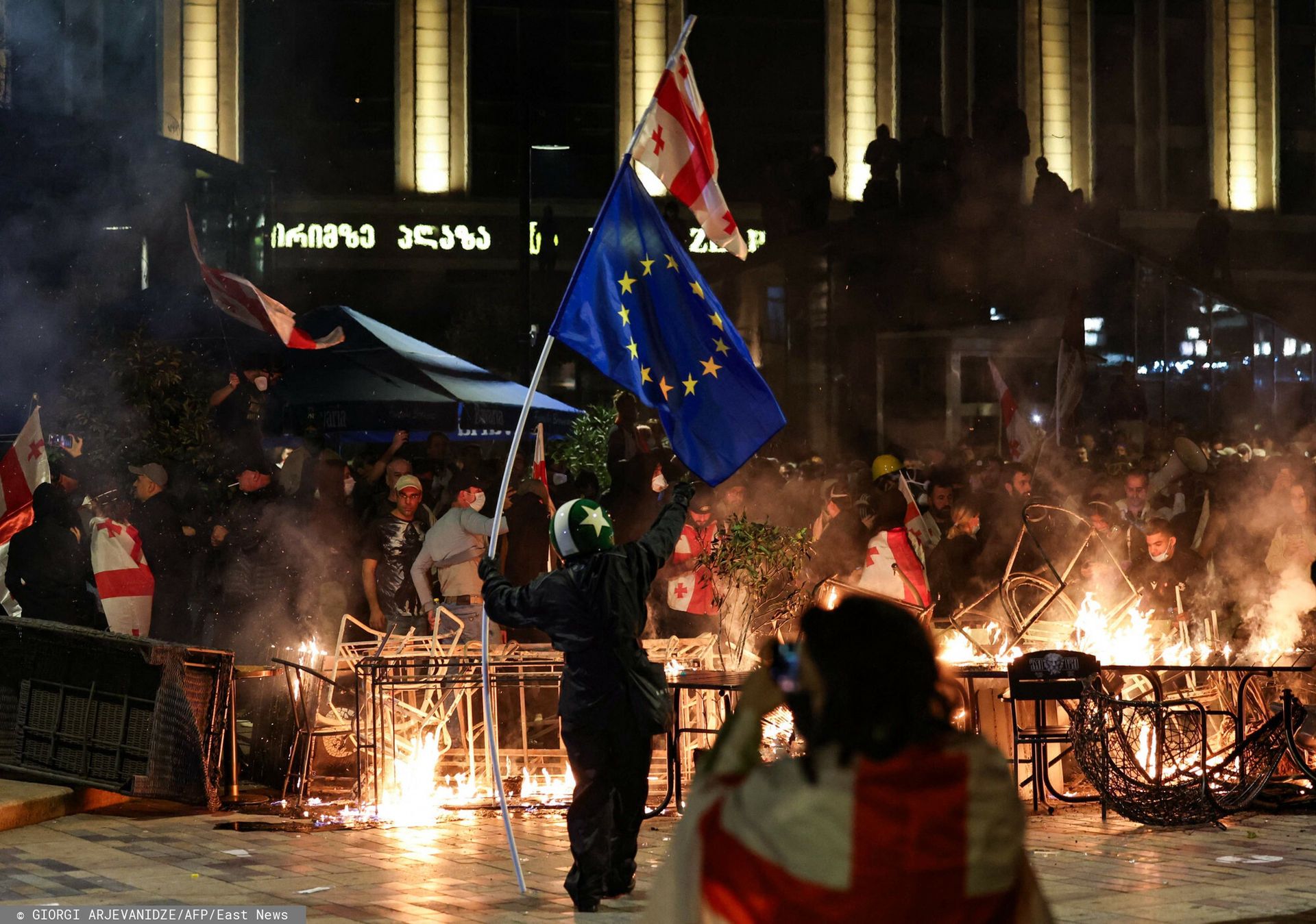 "Zdecydowanie potępić". Premier Gruzji oskarża UE i demonstrantów