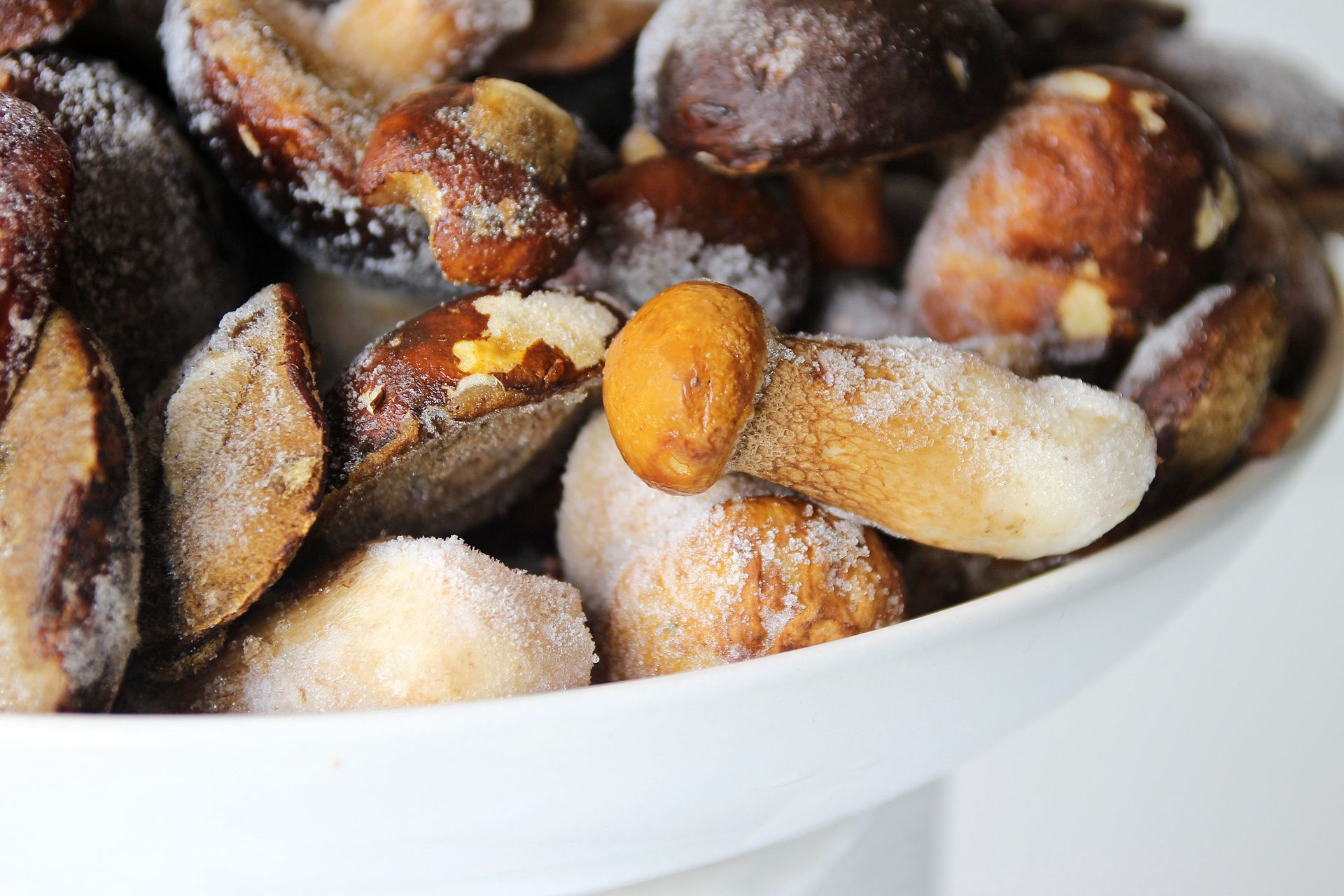 Grzyby w zamrażarce. Te triki sprawią, iż będą smakować jak świeże