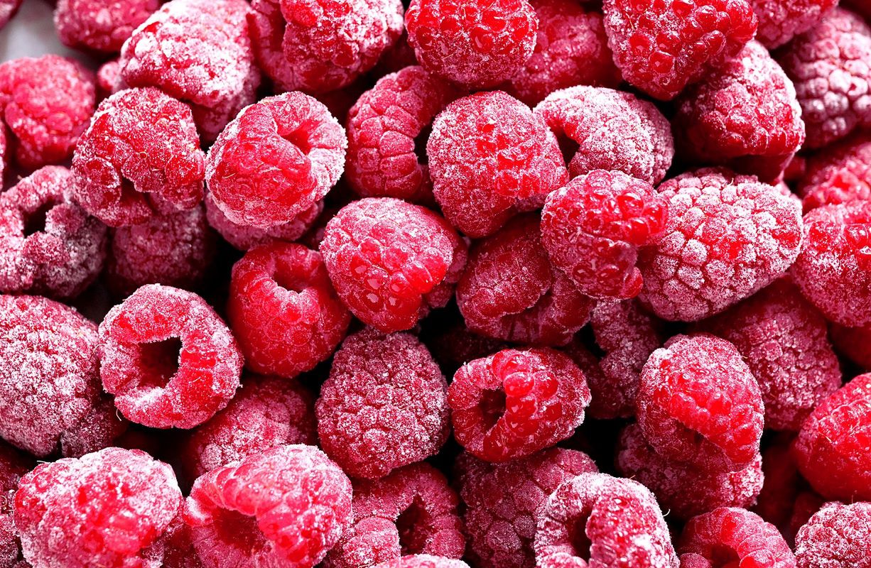 Sprytny sposób na mrożenie malin. Zachowają smak i kształt
