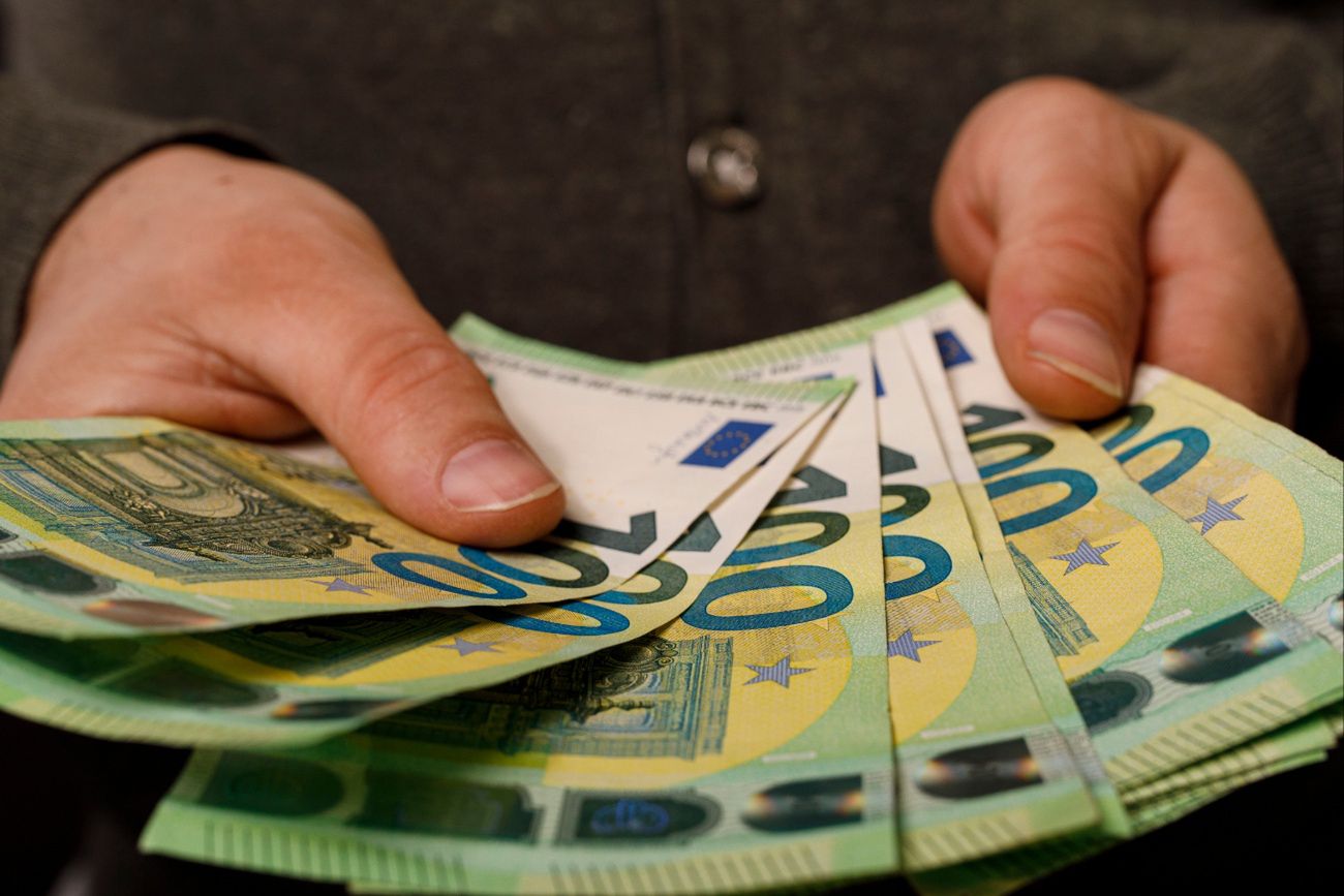 Szukają Polaków do pracy na lotnisku. Płacą w przeliczeniu 16 tys. zł