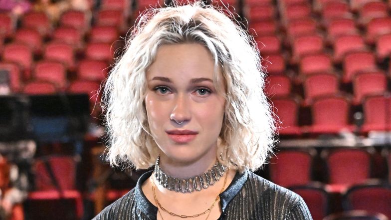 Helena Englert zapewnia, iż utrzymuje się sama, a przy okazji psioczy na aktorstwo: "Czuję lekkie WYPALENIE ZAWODOWE"