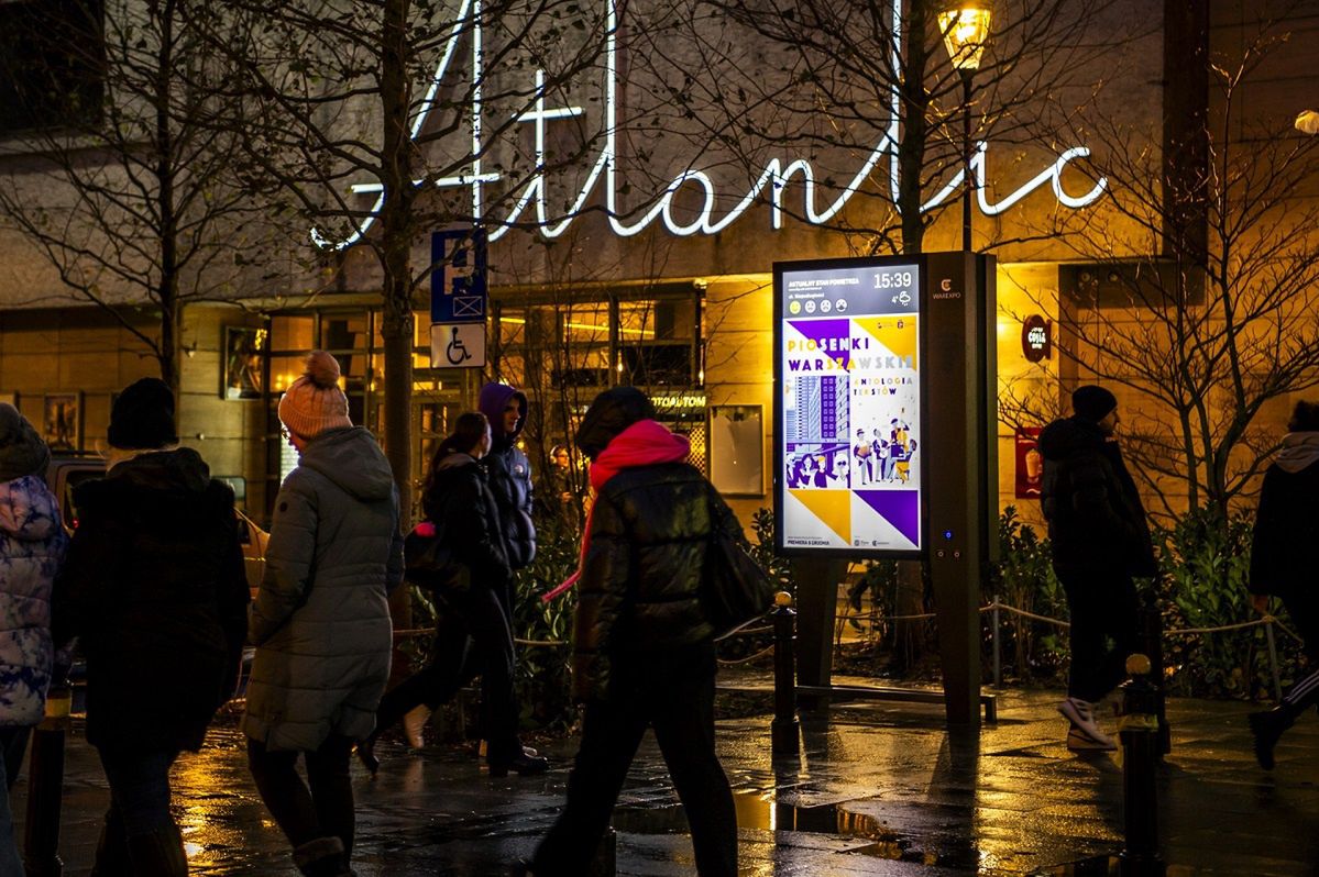 Tylu Polaków widzi reklamy outdoorowe. Liderem AMS