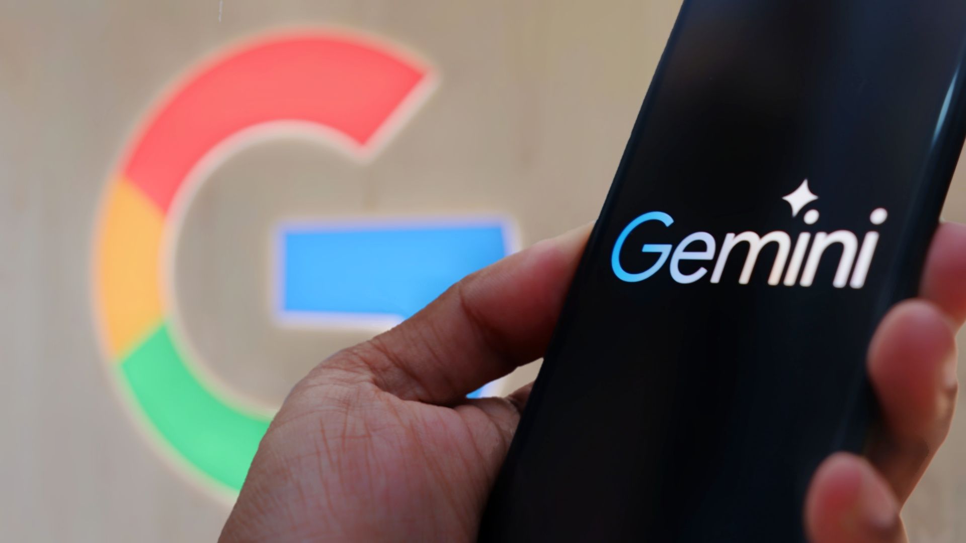 Najwięksi wydawcy pozywają Google. Bo gigant trenuje AI na ich książkach
