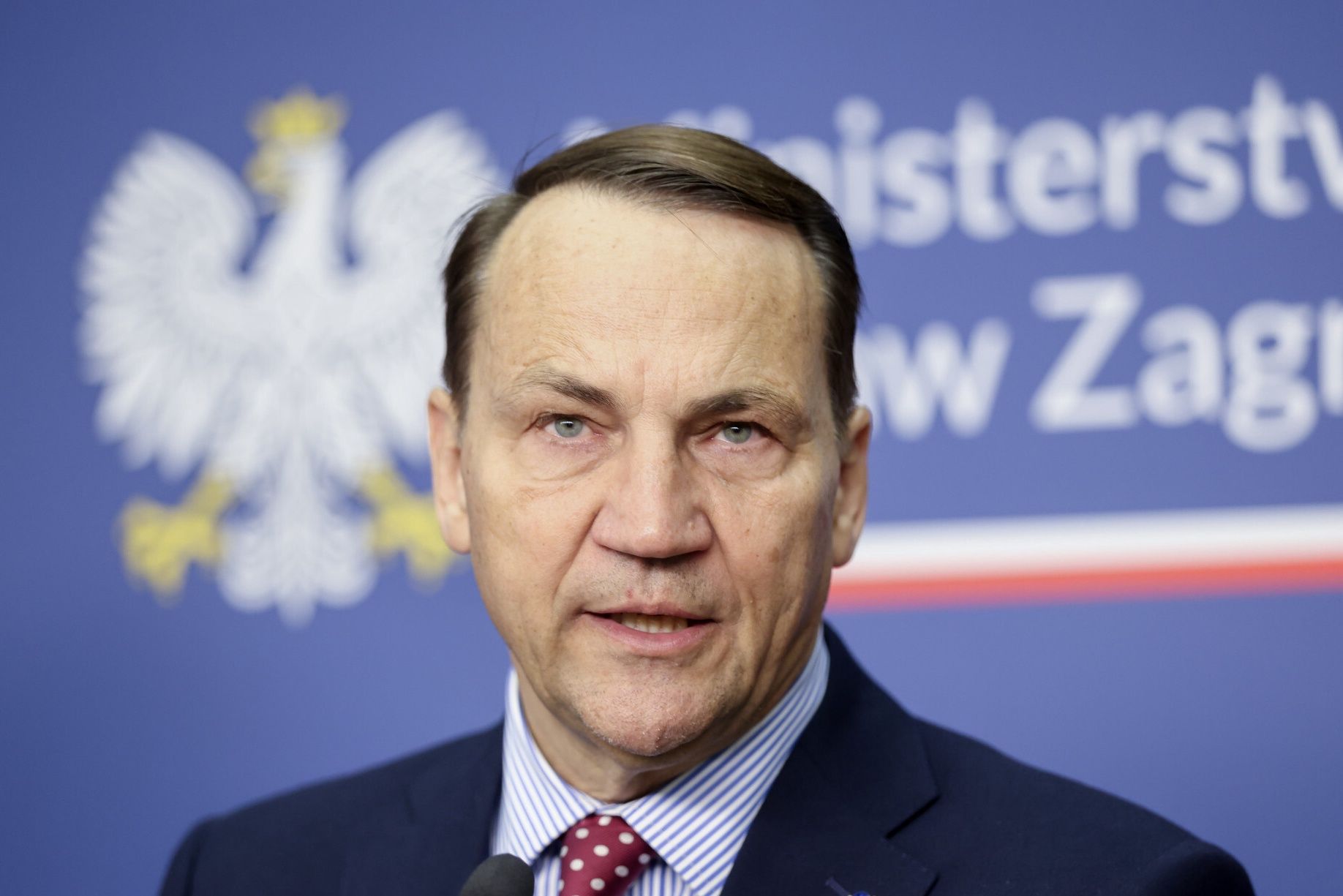 Ambasador Polski w Chinach zrezygnował. Jest reakcja Sikorskiego