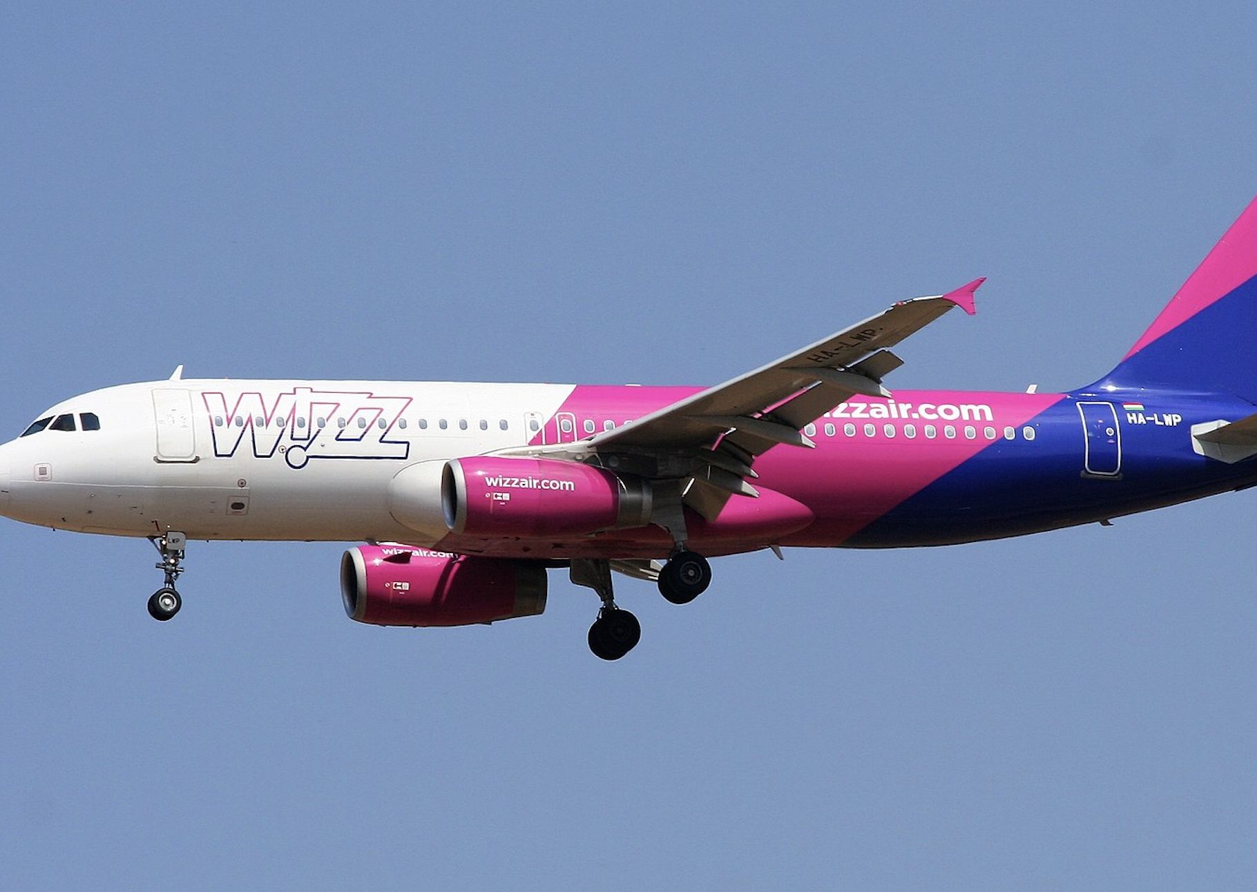 Awaryjne lądowanie. Samolot z Poznania do Londynu usiadł na holenderskim lotnisku