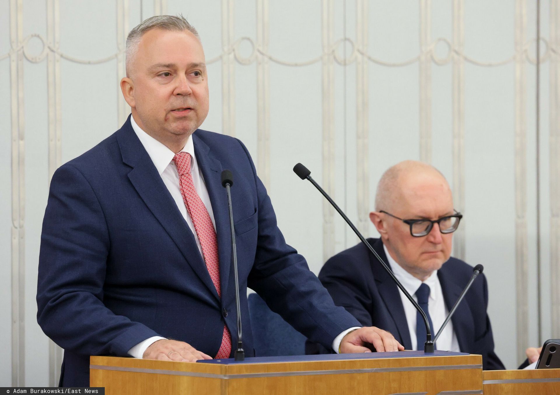 Lewica wyrzuciła senatora. Złamał dyscyplinę