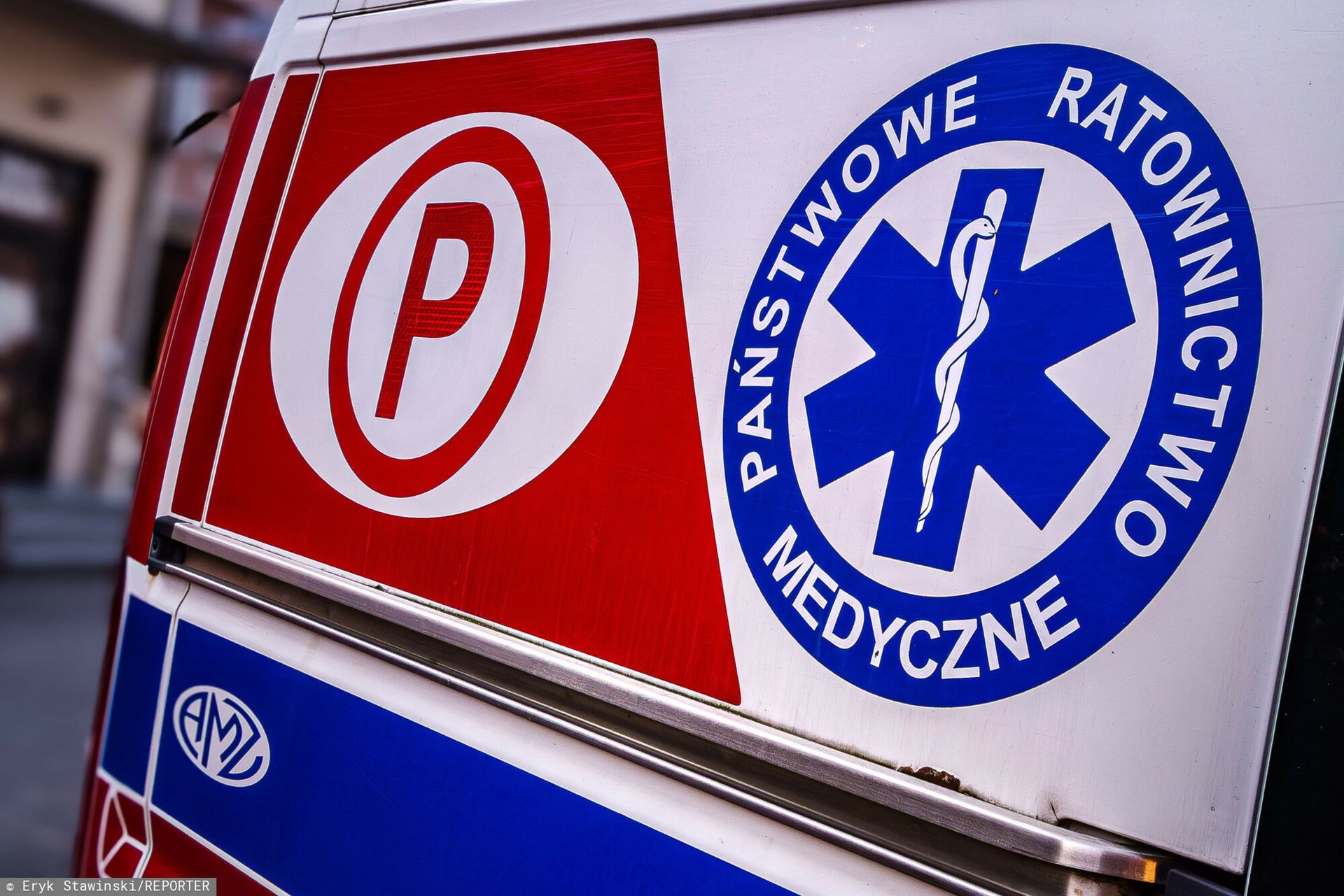 Zwierzę rzuciło się na kobietę. Pies nie żyje, właścicielka w szpitalu