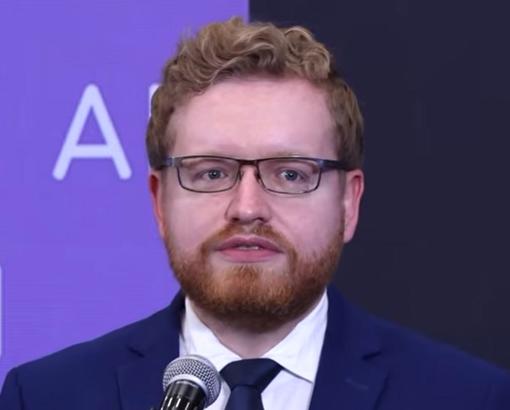 Facebook powinien zmaleć z powodu oszustw reklamowych? Wiceminister apeluje o pełne dane