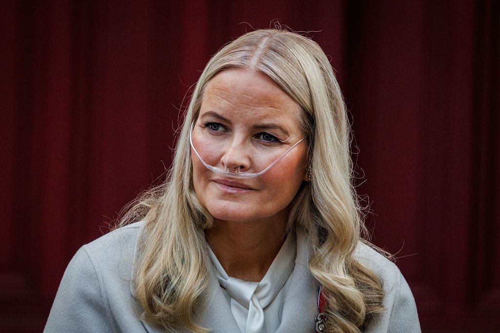 Księżna walczy o życie. Premier Norwegii: "Sytuacja jest poważna"