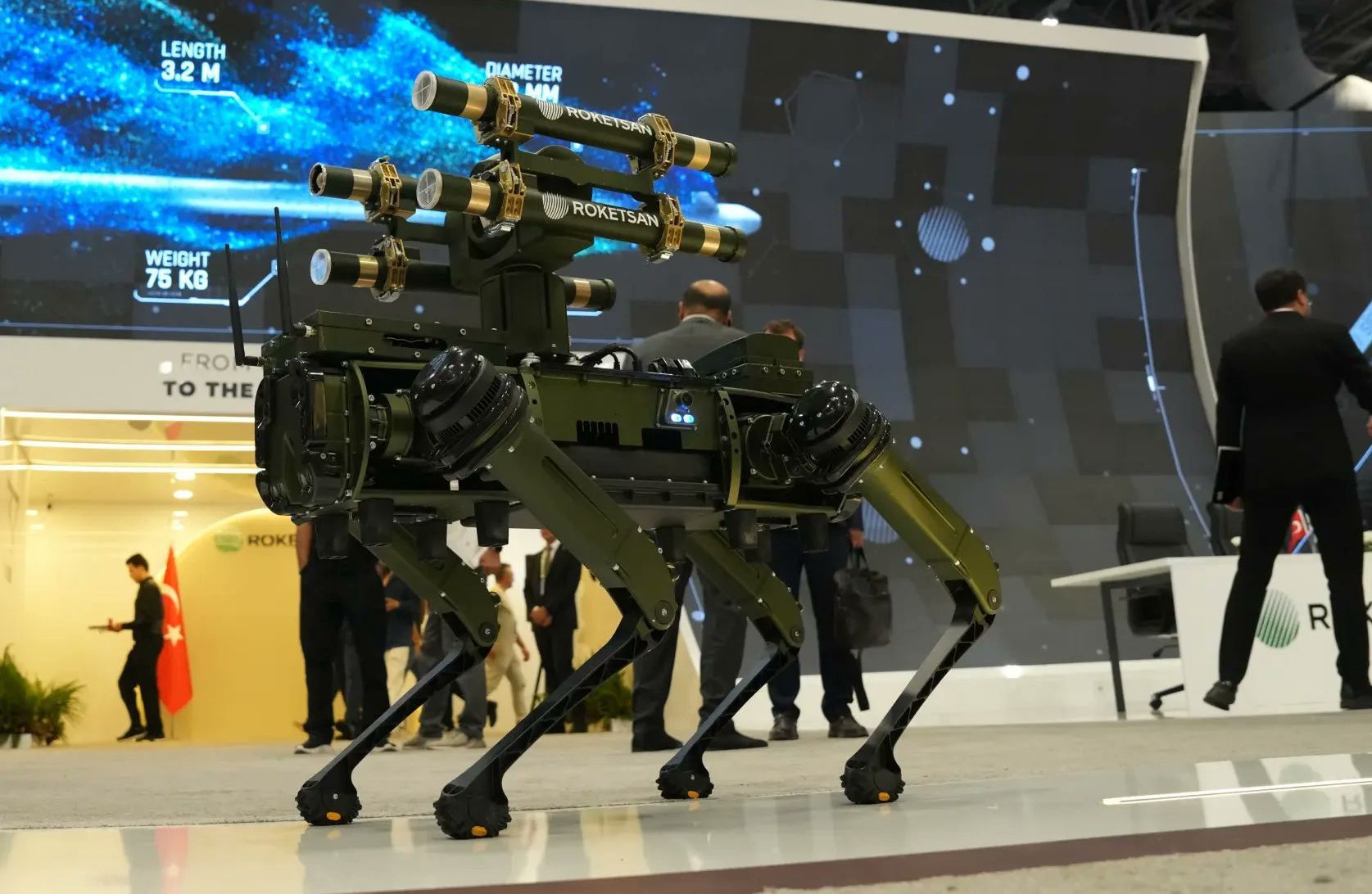 Chwalą się światu nową maszyną bojową. Wygląda jak mechaniczny pies