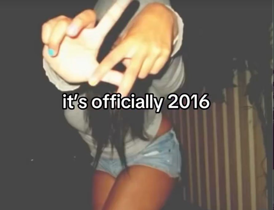 Internet oszalał na punkcie wspomnień z 2016 roku. Ekspert zwraca uwagę na jedno