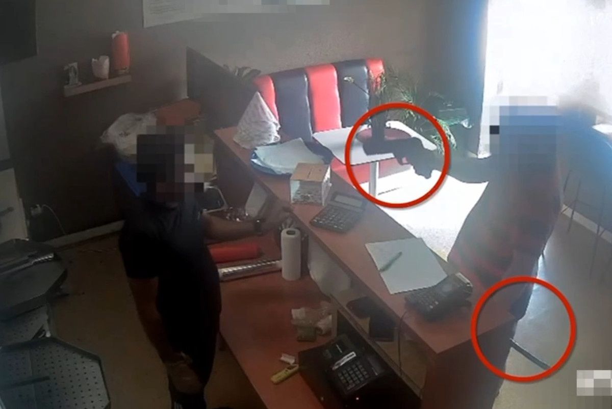 Groził sprzedawcy maczetą i pistoletem. Żądał kebaba