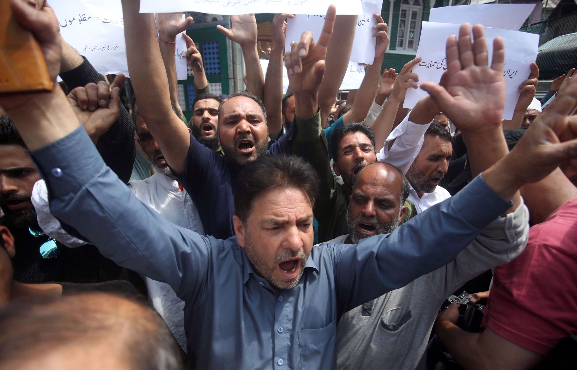 Izrael z nożem na gardle [OPINIA]