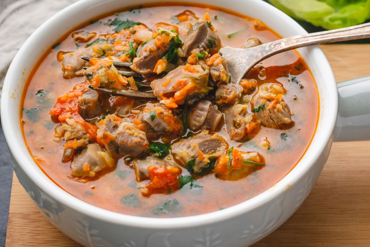 W mięsnym wybierane rzadziej niż wątróbka. Zrobisz z nich bardzo wartościowy i pyszny gulasz